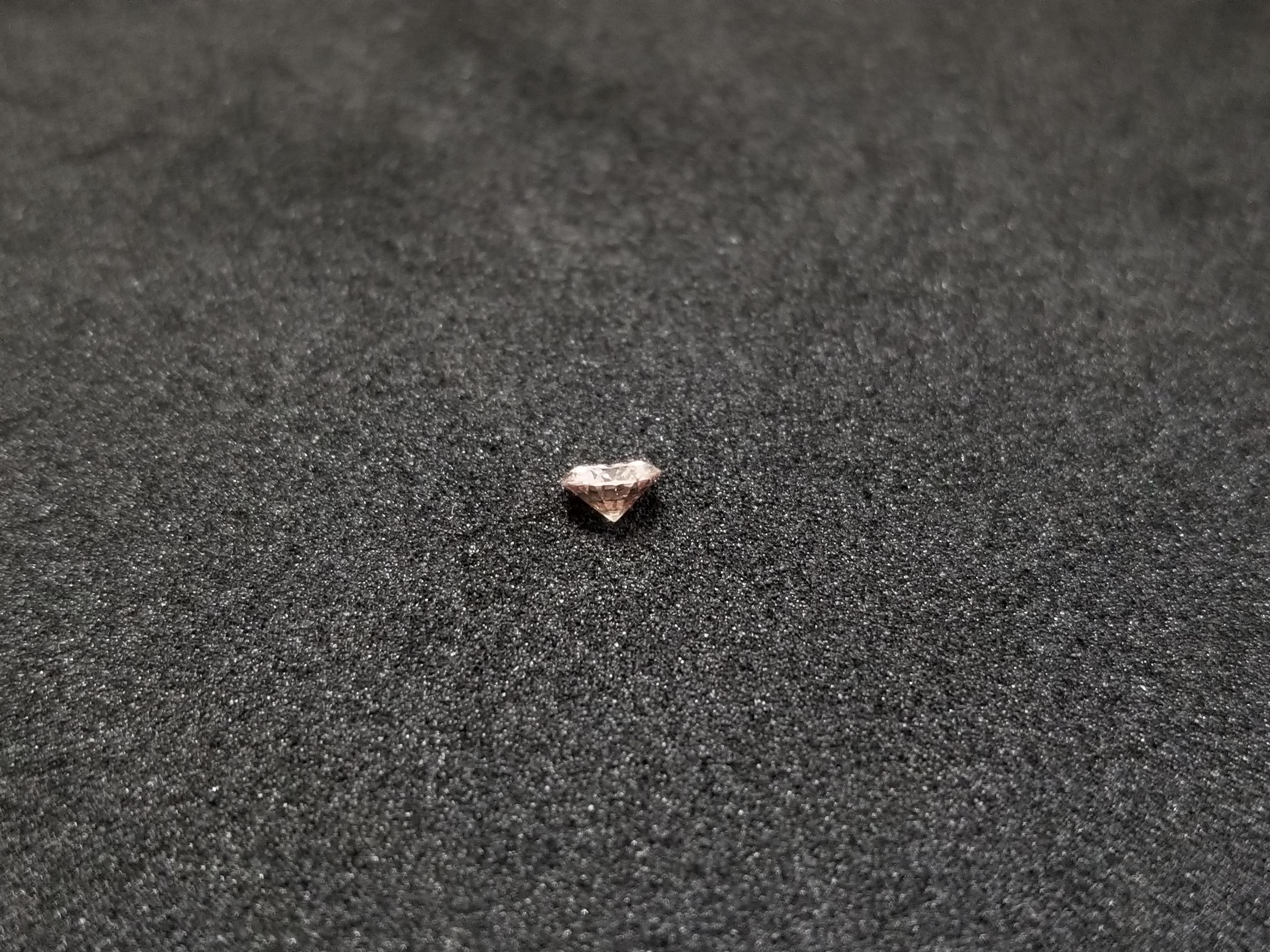 HOLIDAY SALE 0.14 Carat Natural Fancy Pink Brown Round Shape Loose Diamond In New Condition For Sale In Great Neck Plaza, NY