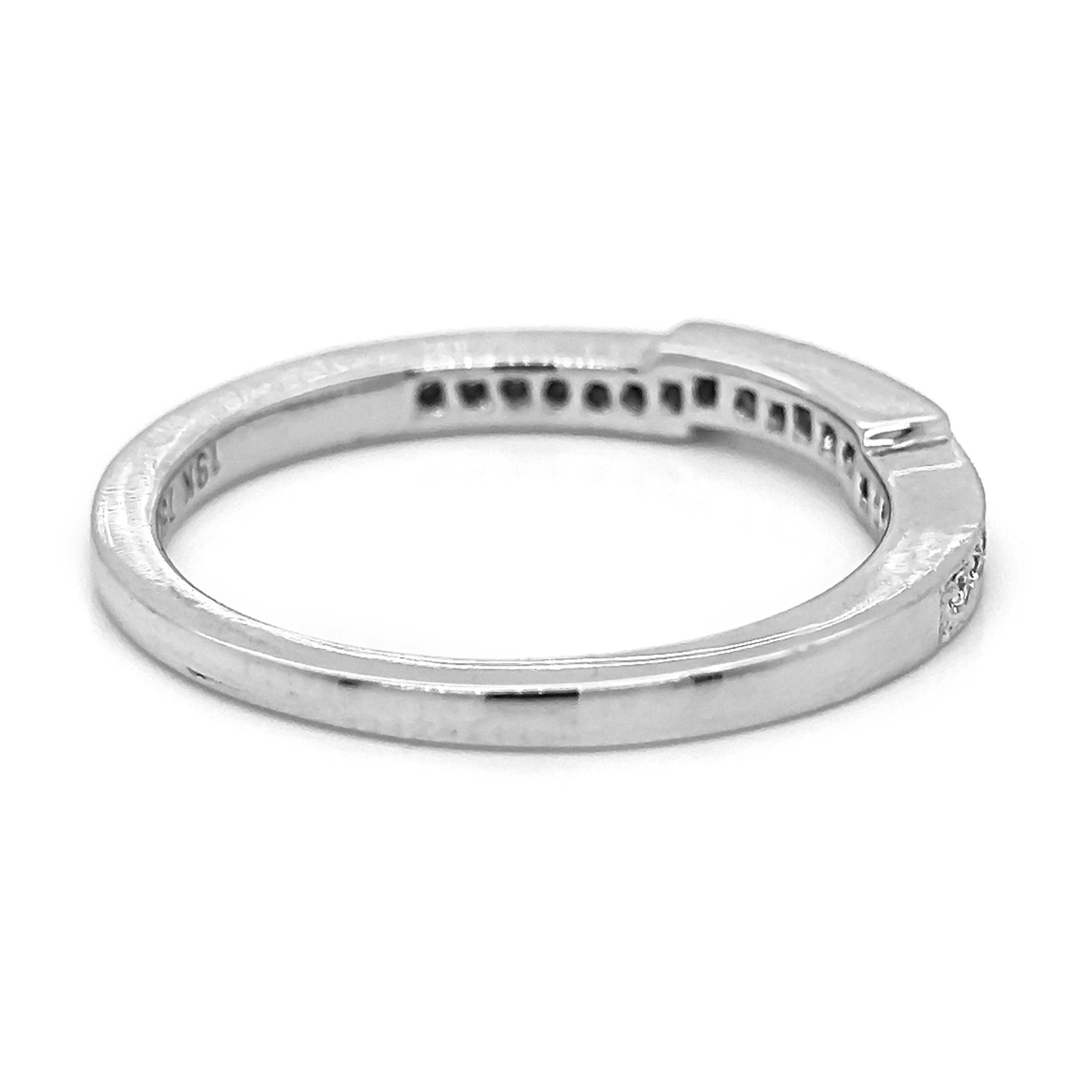 19 White Diamonds: 0.14 Carats
Metal: 18K White Gold, 3.06 Grams


