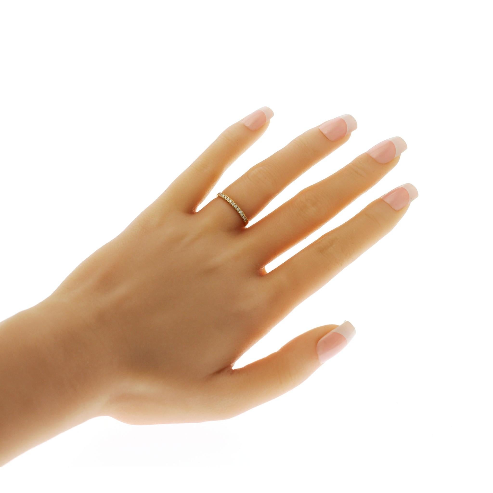 100% authentisch, 100% Kundenzufriedenheit
Breite des Bandes: 1.7 mm
Größe: 5
Metall:18K Gelbgold
Punzierungen: 18K
Gesamtgewicht:  1.4 Gramm
Stein-Typ: 0.14 CT Natürlicher Diamant Reinheit: VS2-I1 Farbe: H-M
Zustand: Neu
Geschätzter Preis: