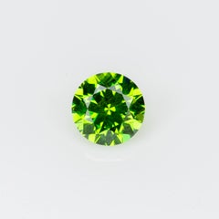 0,14 ct, Granate demantoide ruso facetado verde vivo diminuto