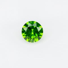 0,14 ct, Granate demantoide ruso facetado verde vivo diminuto