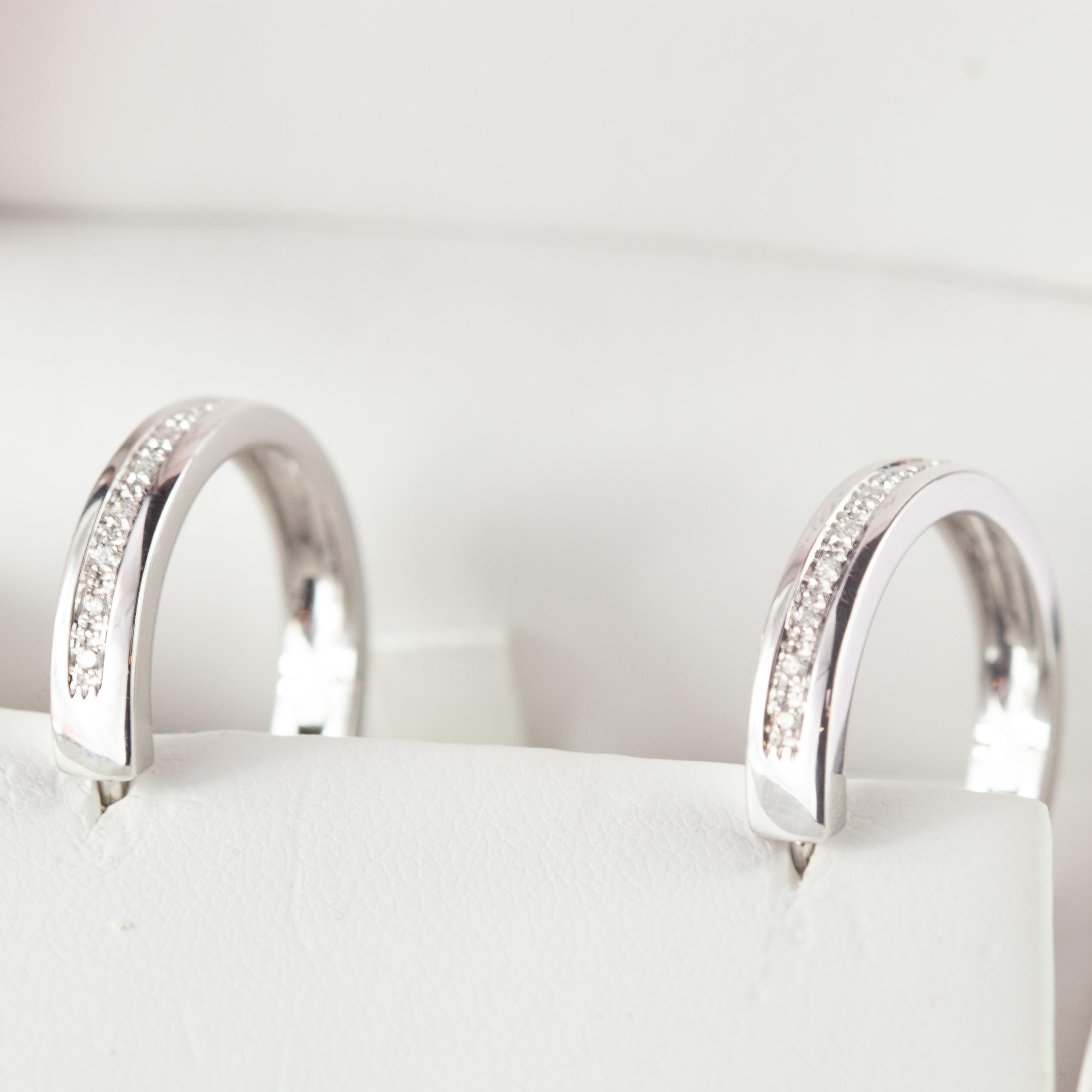 Créoles cocktail en or 18 carats avec grappe de diamants 0,14 carat, faites à la main en vente 2