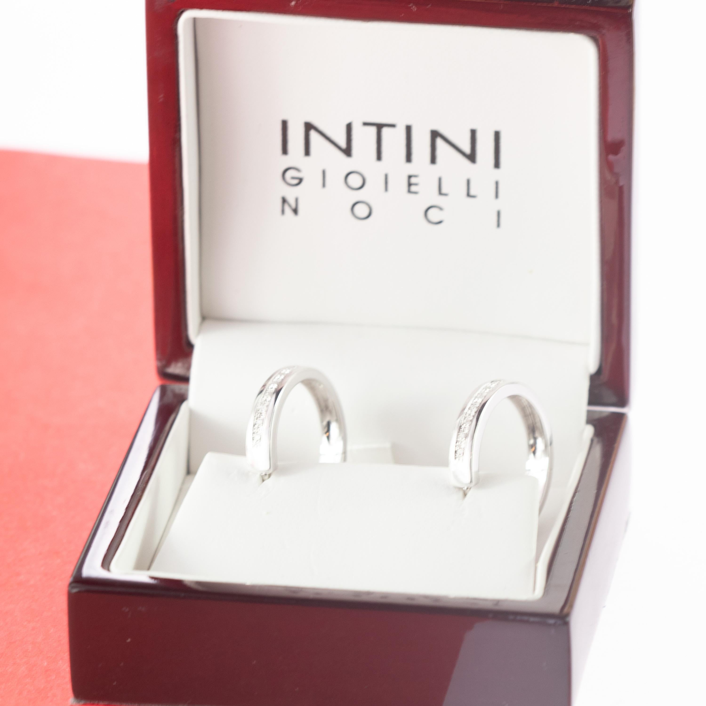 Créoles cocktail en or 18 carats avec grappe de diamants 0,14 carat, faites à la main en vente 3