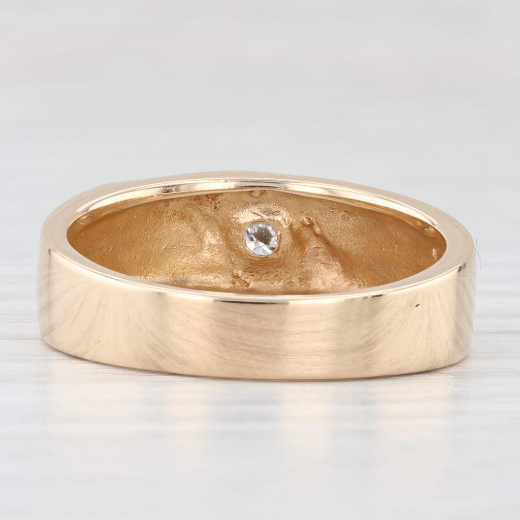 Round Cut 0.14ctw Diamond Men's Wedding Band 14k Yellow Gold Size 10 Ring For Sale
