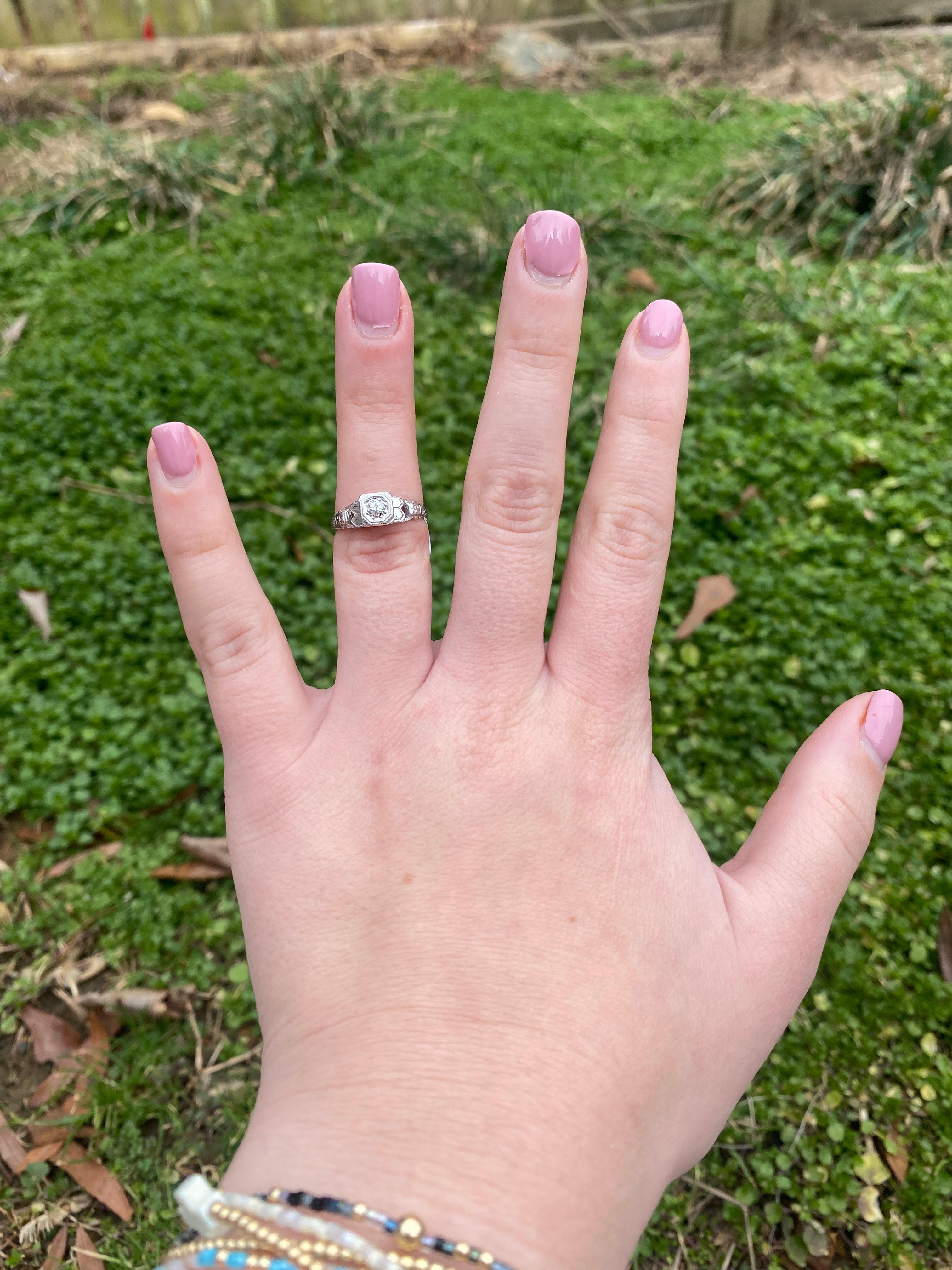 0.14ctw Diamond Ring, 18k White Gold, Ring Size 5, Engagement Ring For Sale 1