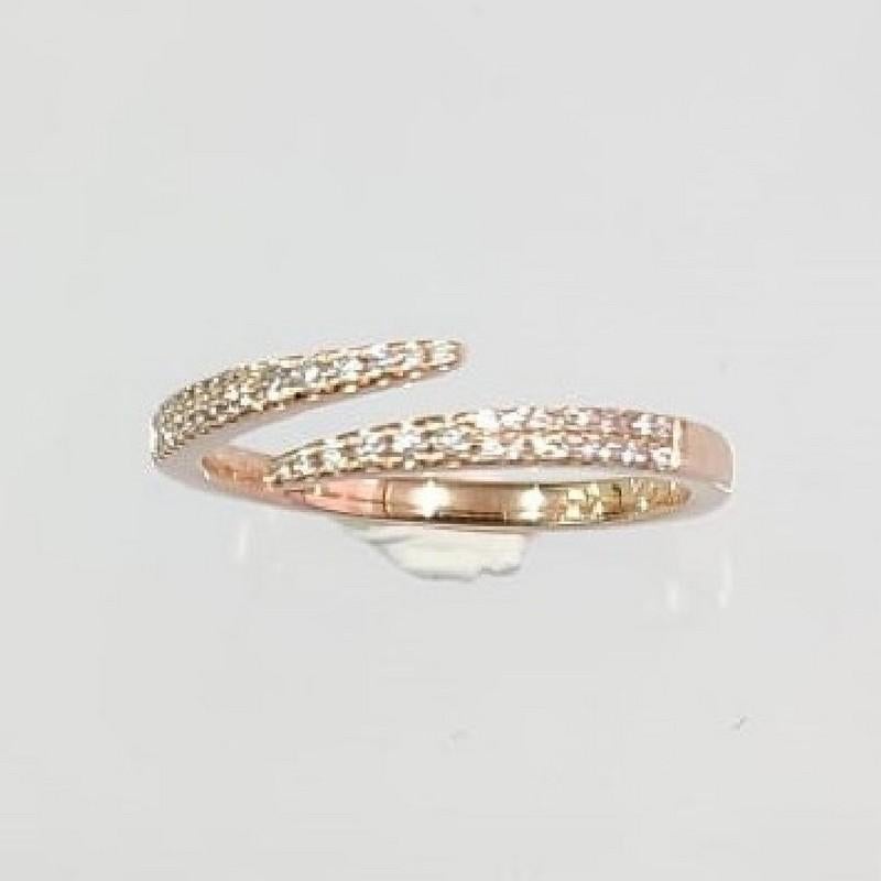 Modern 0.15 Carat Diamond Ring in 14K Rose Gold For Sale