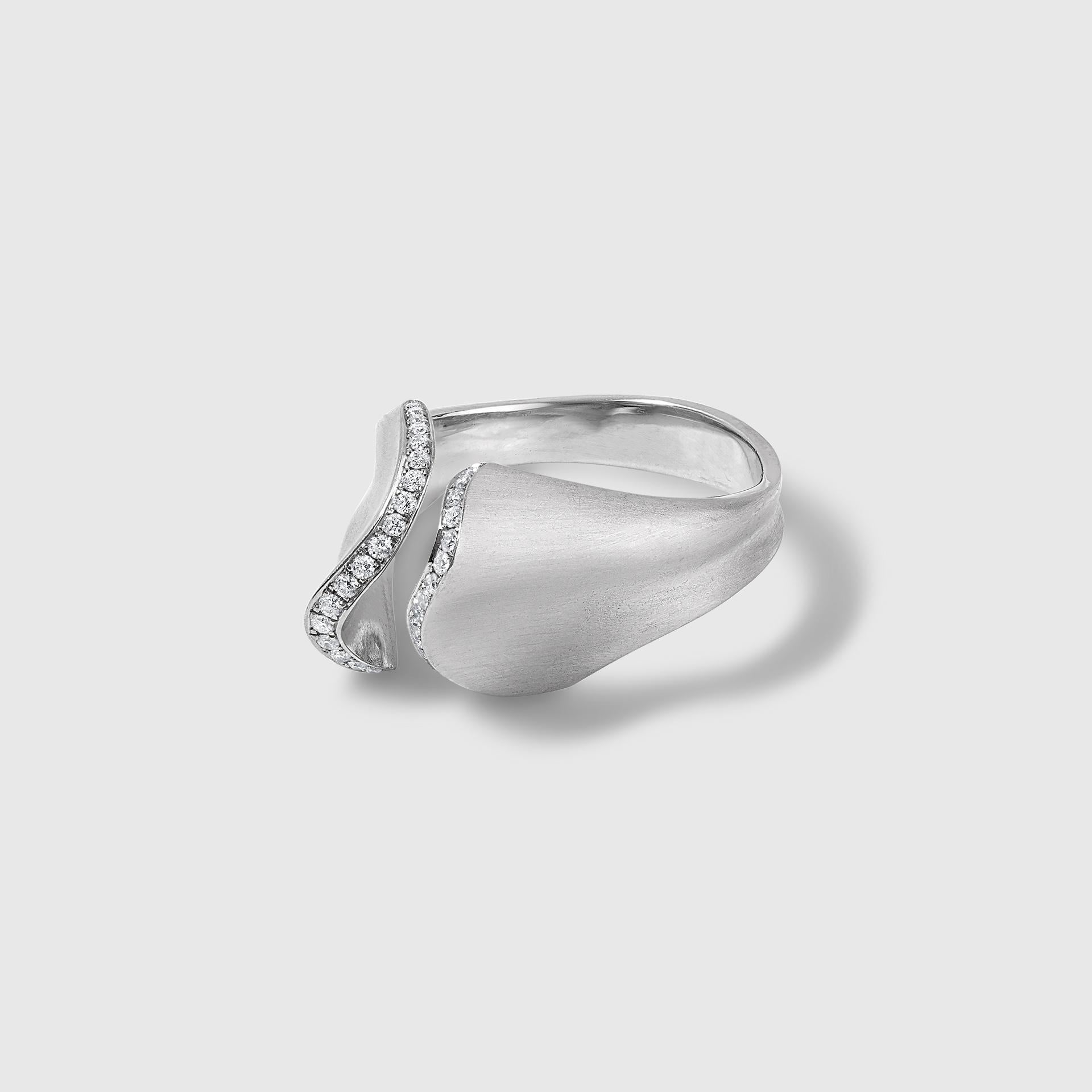 0,15 Karat Diamanten Skulpturaler Couture Zeitgenössischer Platinring im Zustand „Neu“ im Angebot in Bozeman, MT