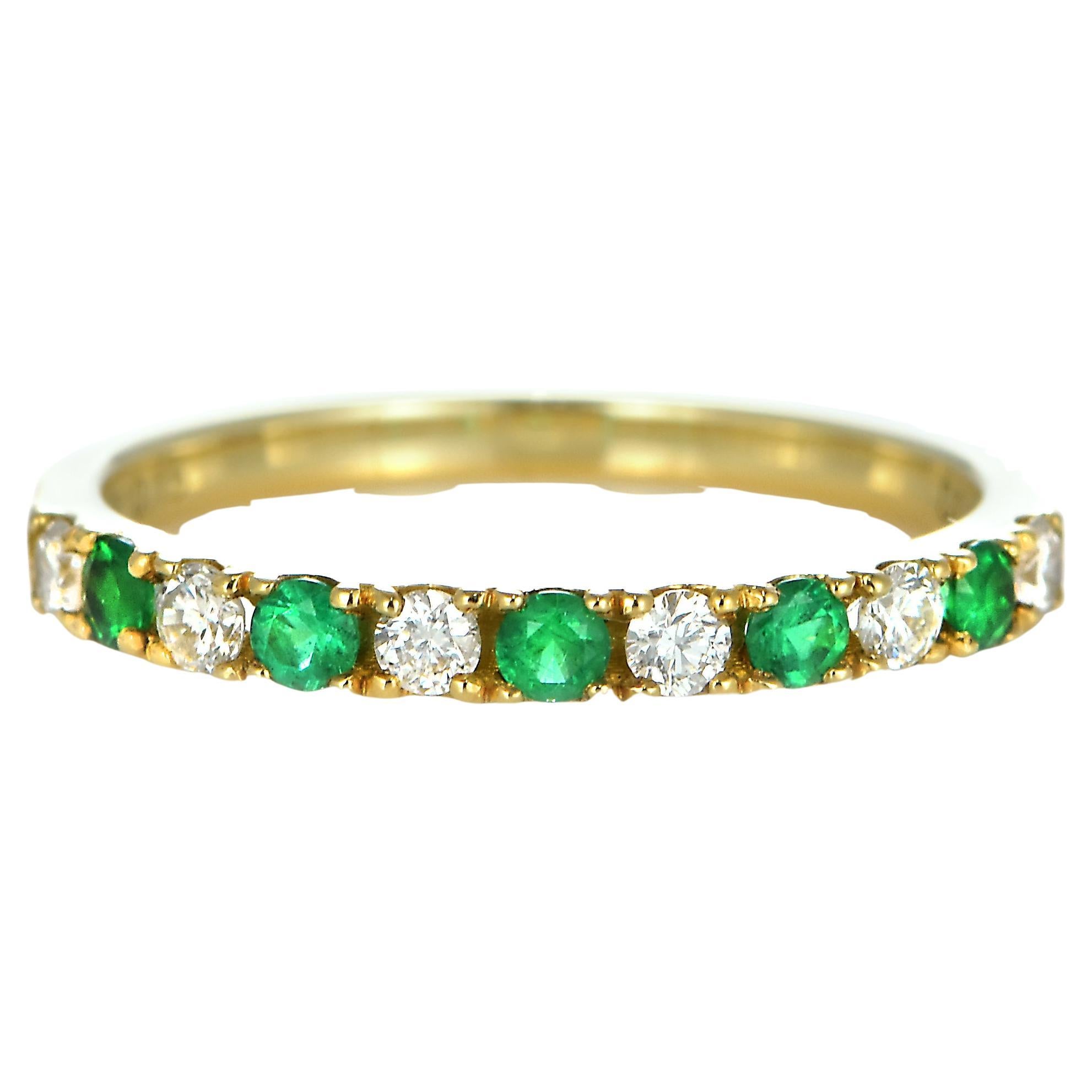 0,15 Karat Natürlicher Smaragd und Diamant Halbe Ewigkeit Ring aus 18K Gold