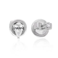 Orecchini a pera con diamante da 0,15 carati in oro bianco da 18 carati, realizzati a mano.