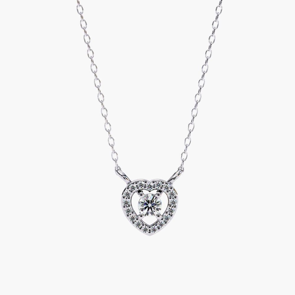 Dettagli del prodotto
Tipo di metallo: Oro 14k
Tipo di diamante: Diamante naturale
Peso totale in carati (ctw): 0,15 Ctw
Numero totale di pietre: 18 pz.
Taglio del diamante: Taglio rotondo
Colore del diamante: quasi incolore
Chiarezza del diamante: