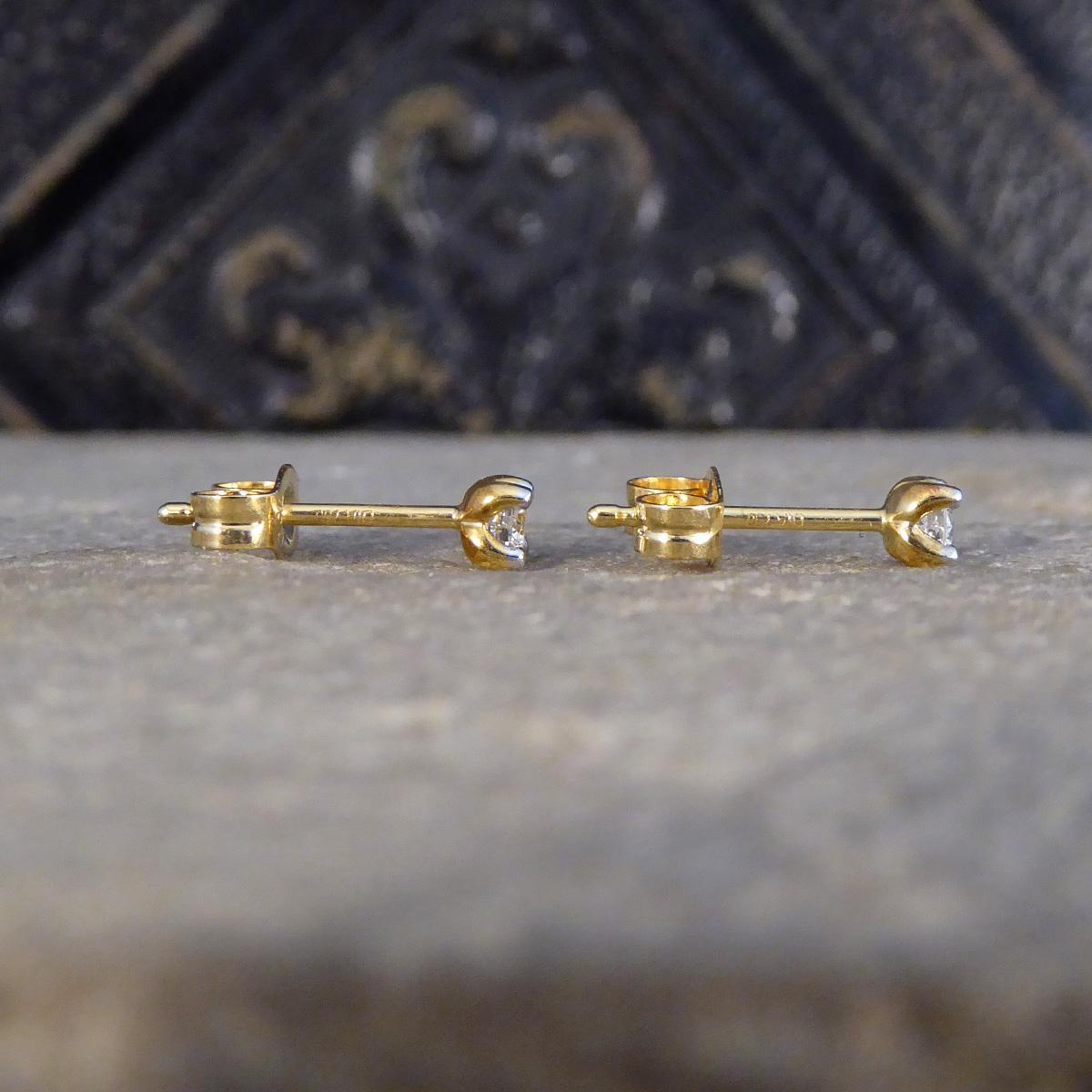 Brilliant Cut 0.15ct Diamond Stud Earrings in 18ct Yellow Gold For Sale