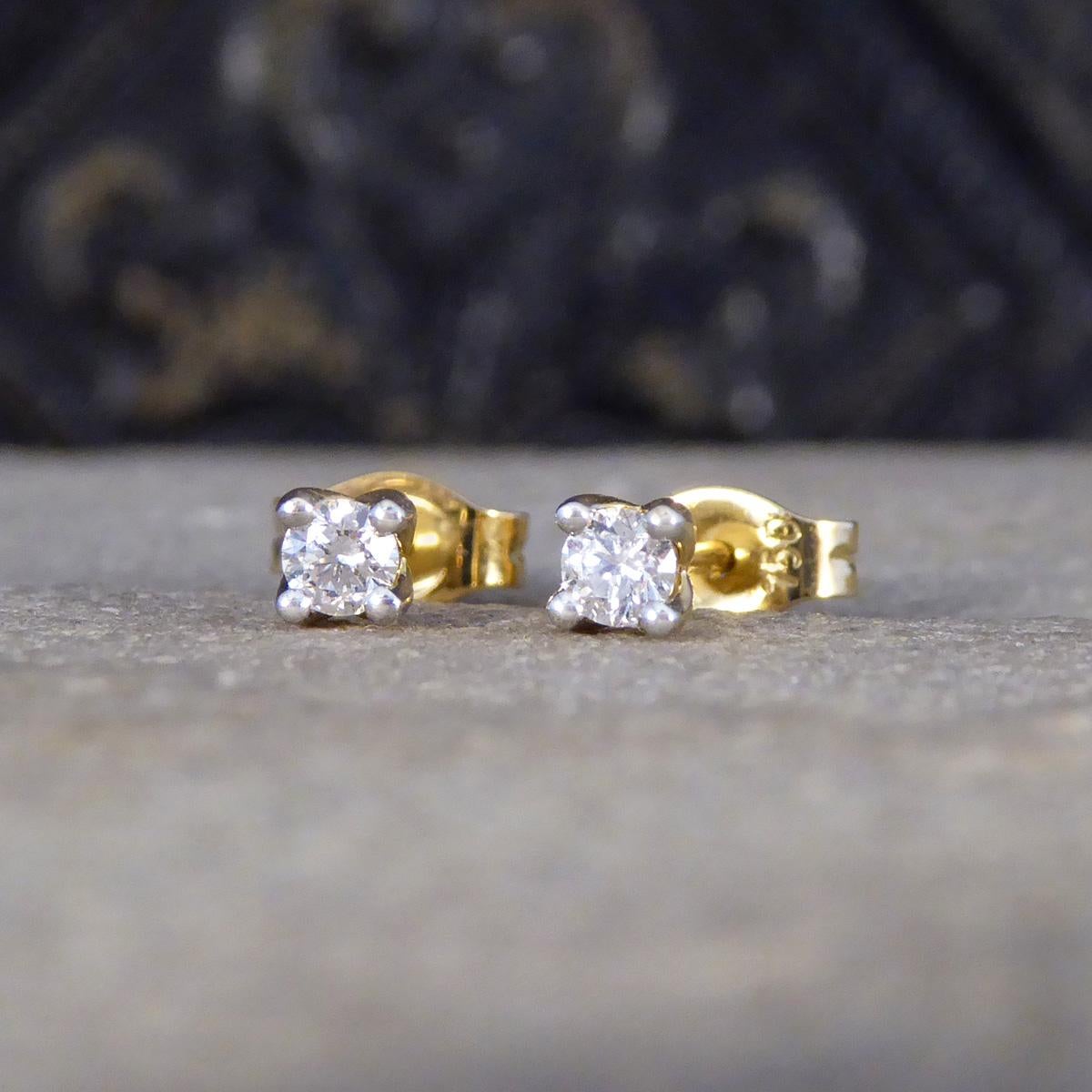 Women's or Men's 0.15ct Diamond Stud Earrings in 18ct Yellow Gold For Sale