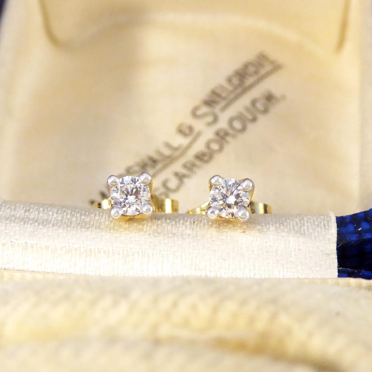 0.15ct Diamond Stud Earrings in 18ct Yellow Gold For Sale 3