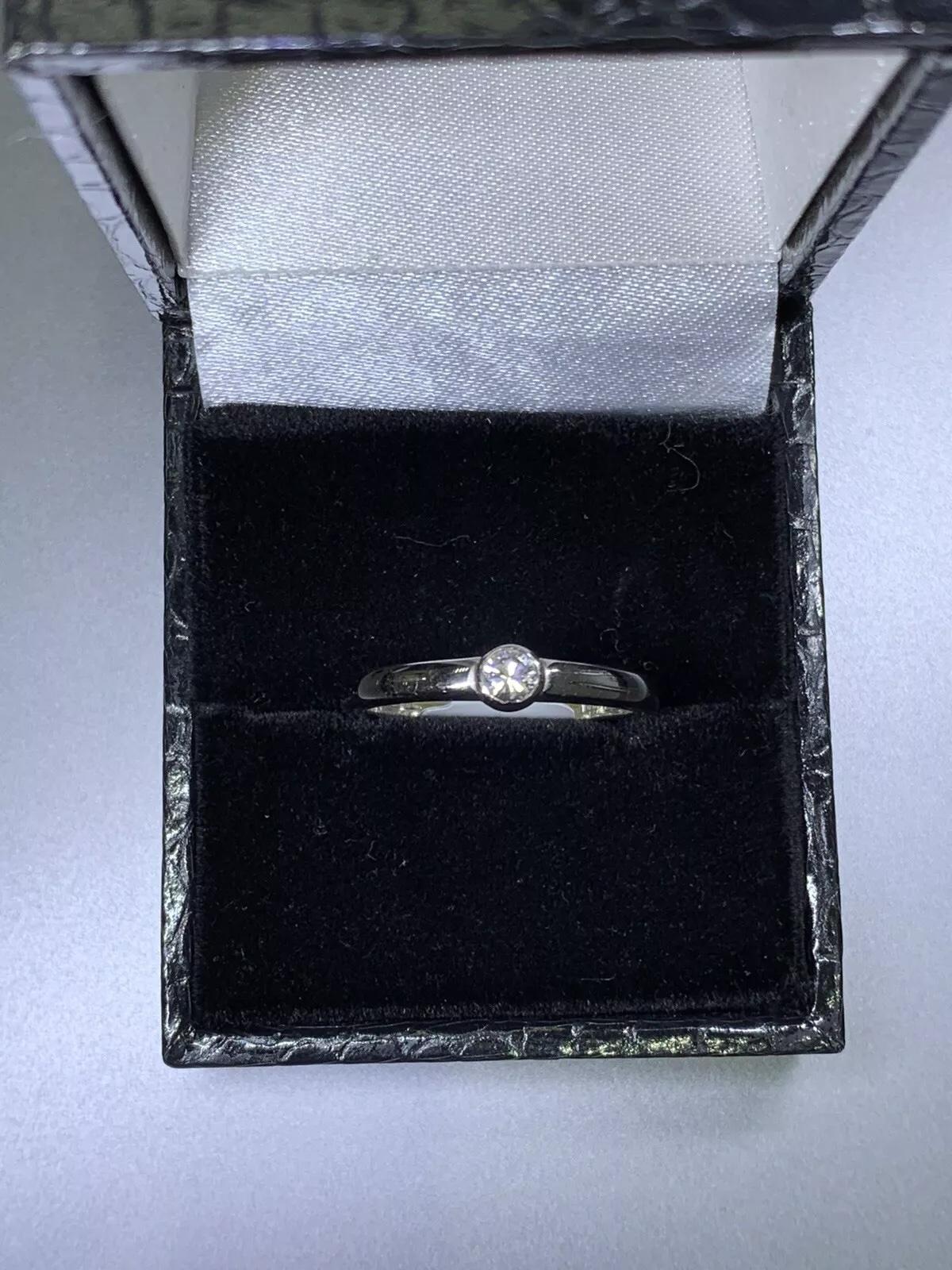 0.15ct Diamond Wedding Band Unisex In 18K White Gold