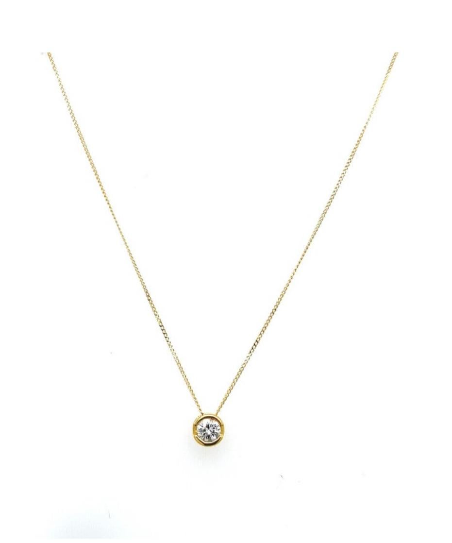 0.15ct Round Diamond Pendant Set with Rubover Setting in 18ct Yellow Gold In Excellent Condition For Sale In London, GB