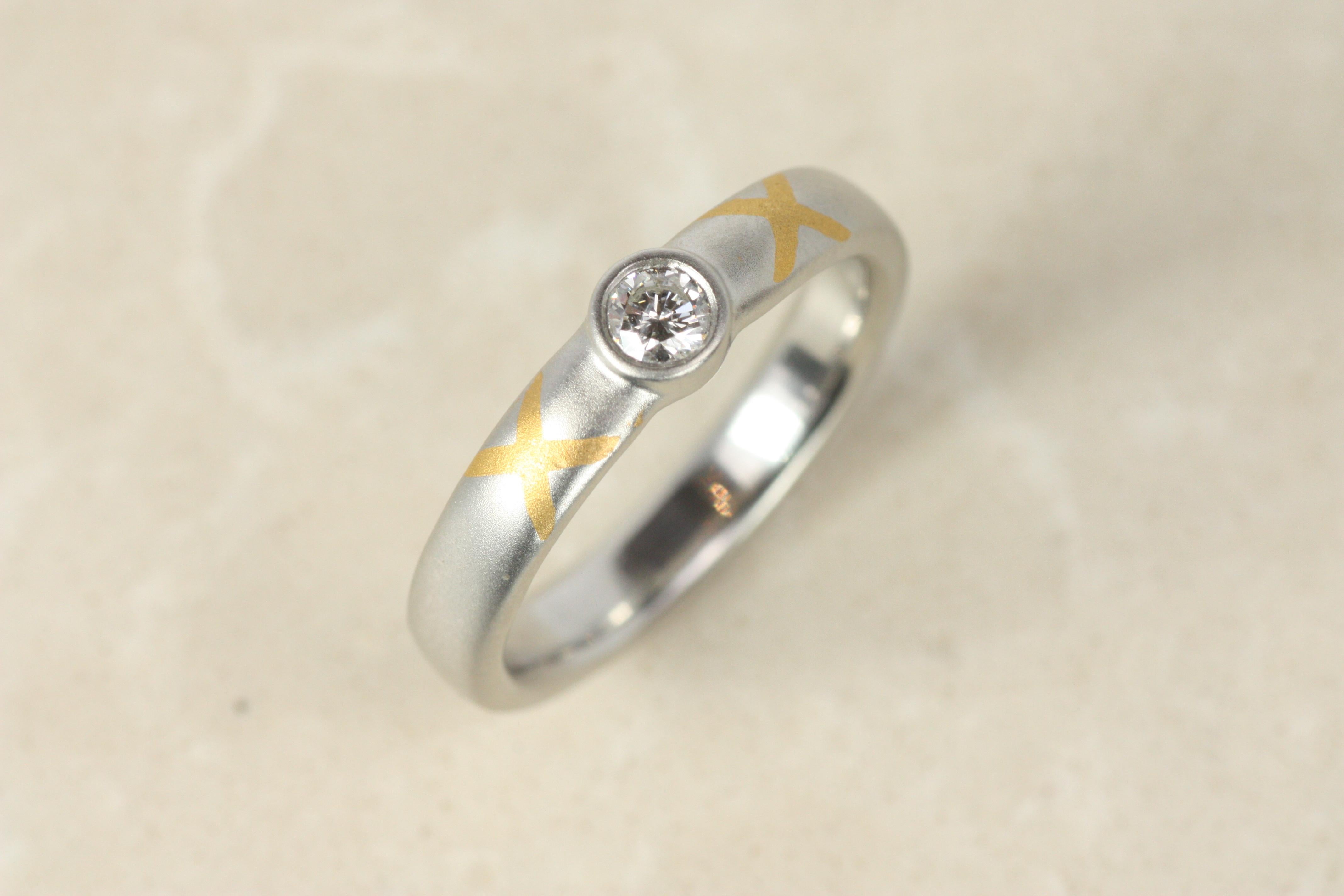 0,15ct Runder Diamant Solitär Band Ring Platin 24K Gelbgold 