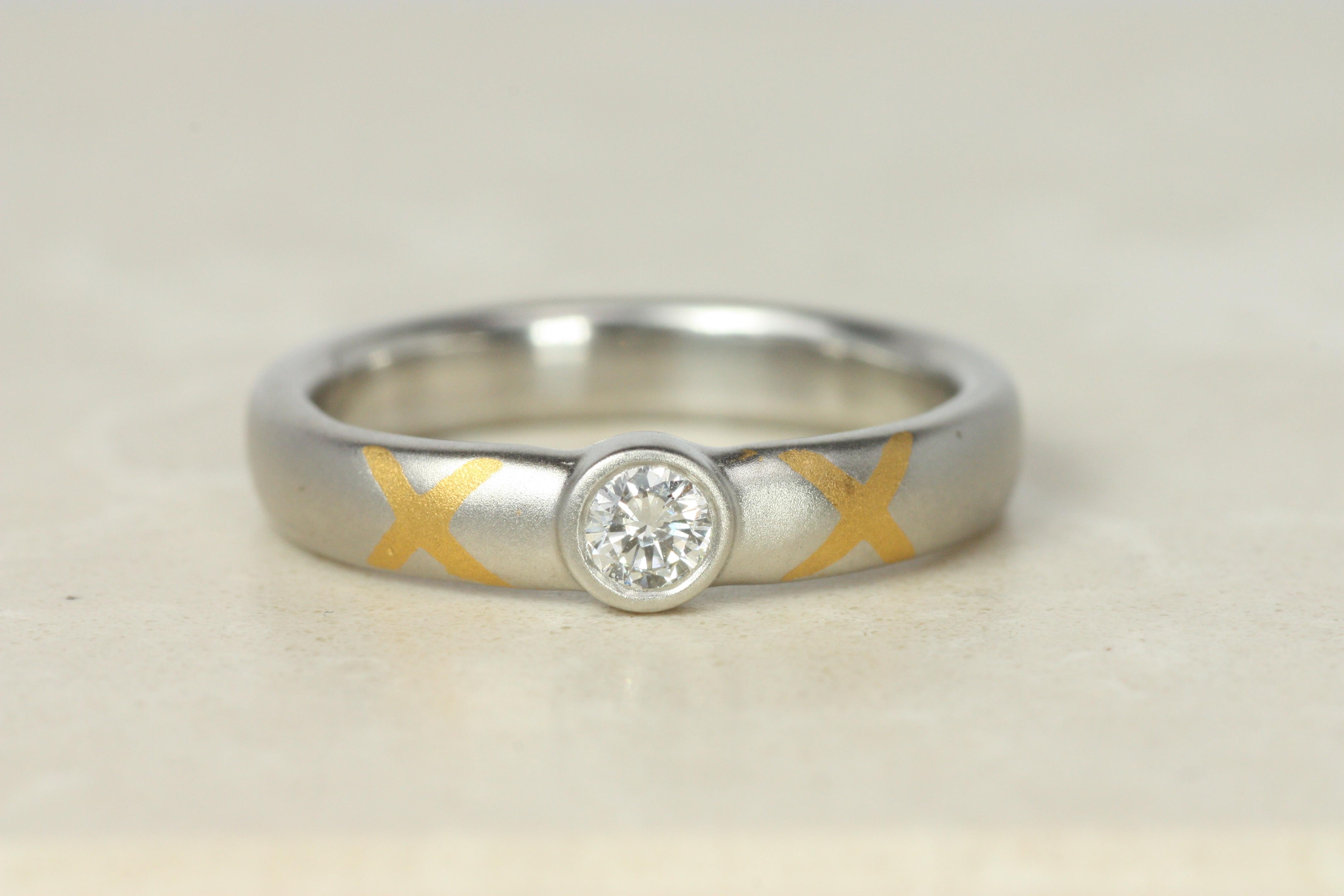 0,15ct Runder Diamant Solitär Band Ring Platin 24K Gelbgold 