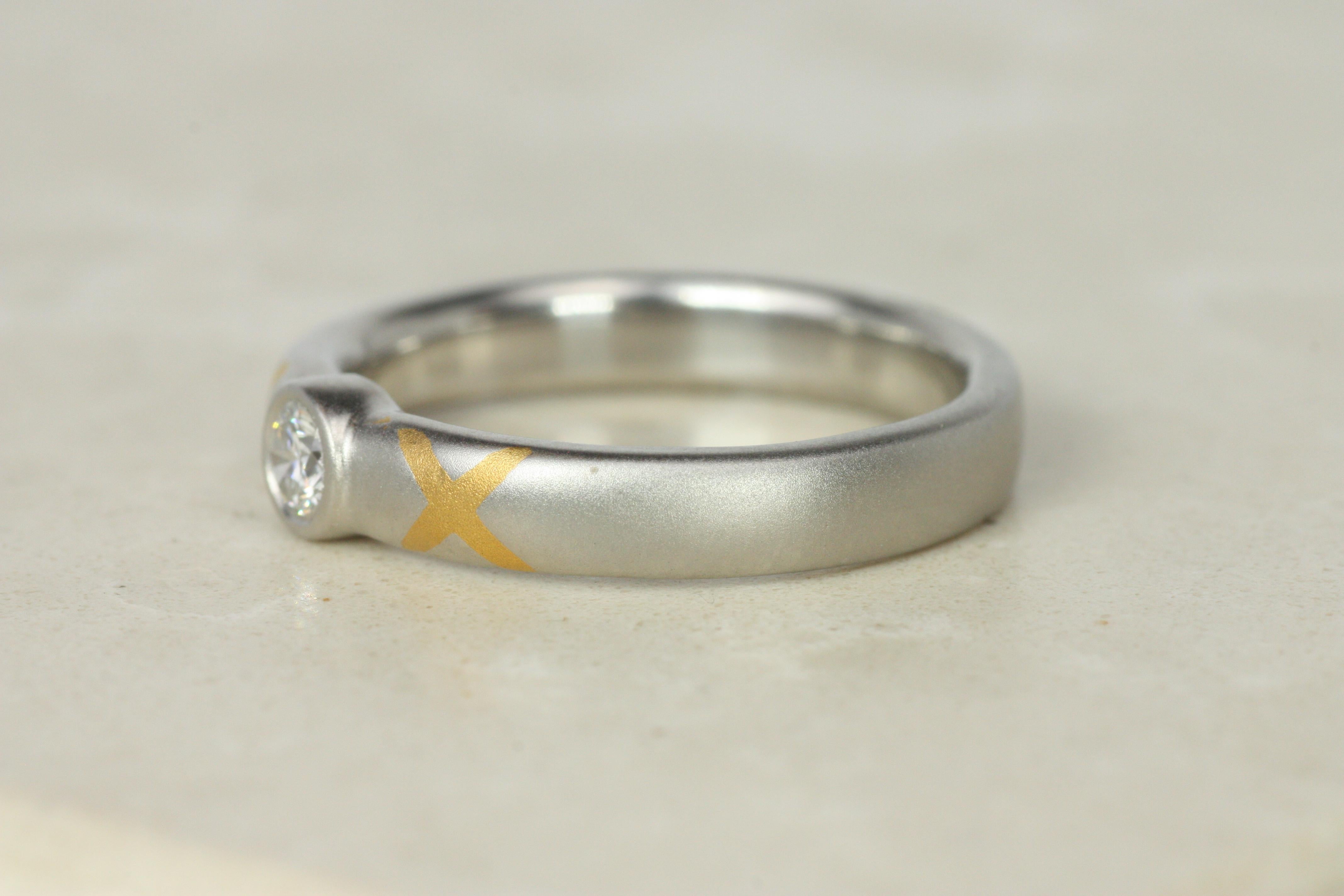 0,15ct Runder Diamant Solitär Band Ring Platin 24K Gelbgold 