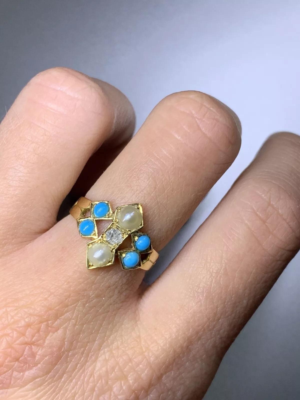 0,15 ct Anillo Victoriano de Diamantes talla rosa, Turquesa y Perlas en Oro Amarillo de 18 ct en Nuevo estado para la venta en London, GB