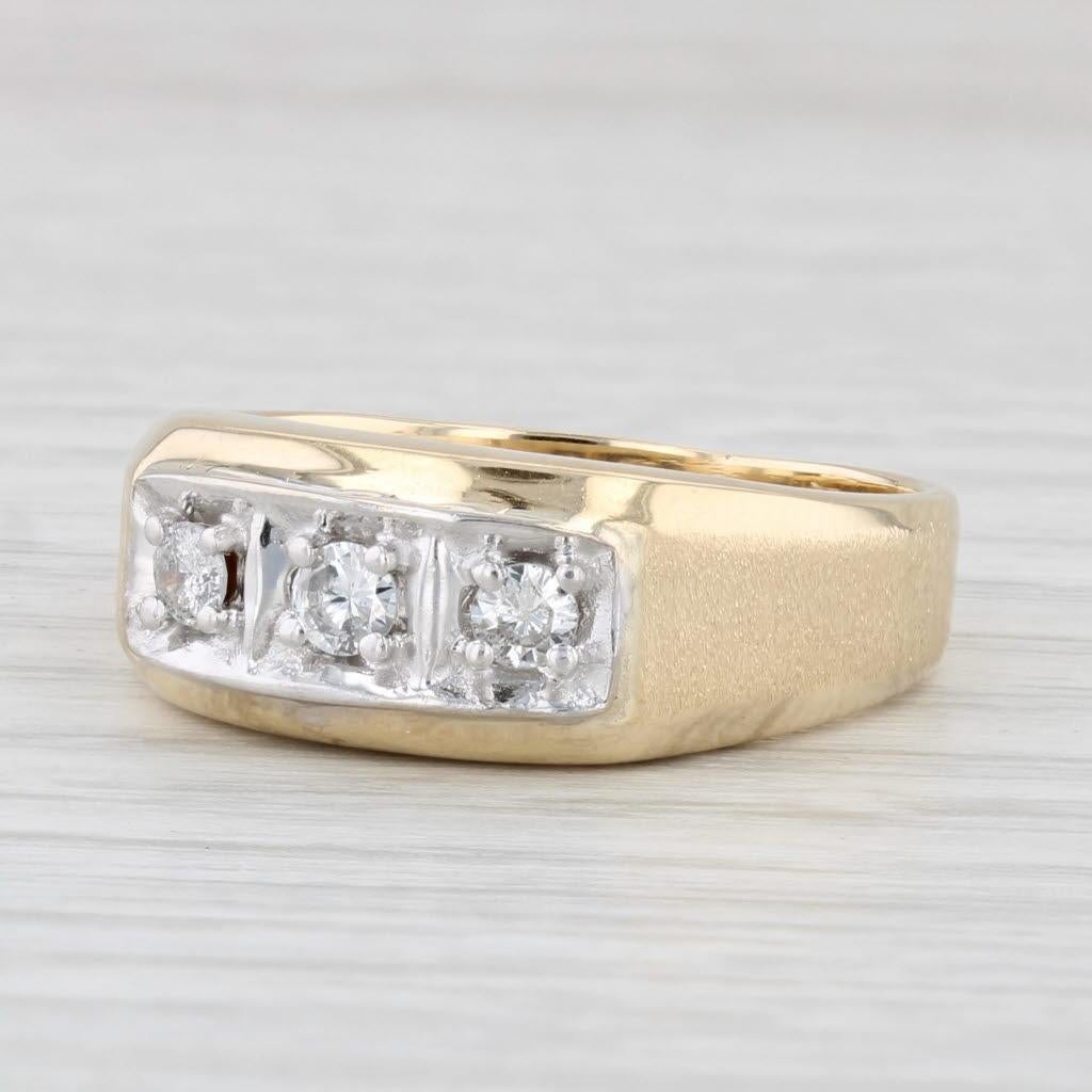 Gemstone Information:
- Natural Diamonds -
Total Carats - 0.15ctw
Cut - Round Brilliant
Color - G - H
Clarity - SI2 - I1
Please note there are surface reaching inclusions.

Metal: 14k Yellow Gold, White Gold Settings
Weight: 8.8 Grams 
Stamps: