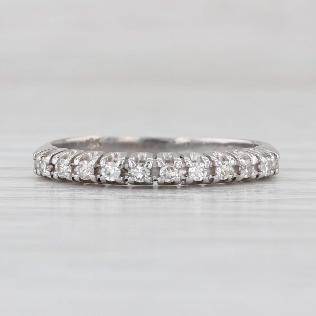 Anello impilabile con diamante da 0,15 ct. in oro bianco 18k Taglia 7 In condizioni buone in vendita a McLeansville, NC