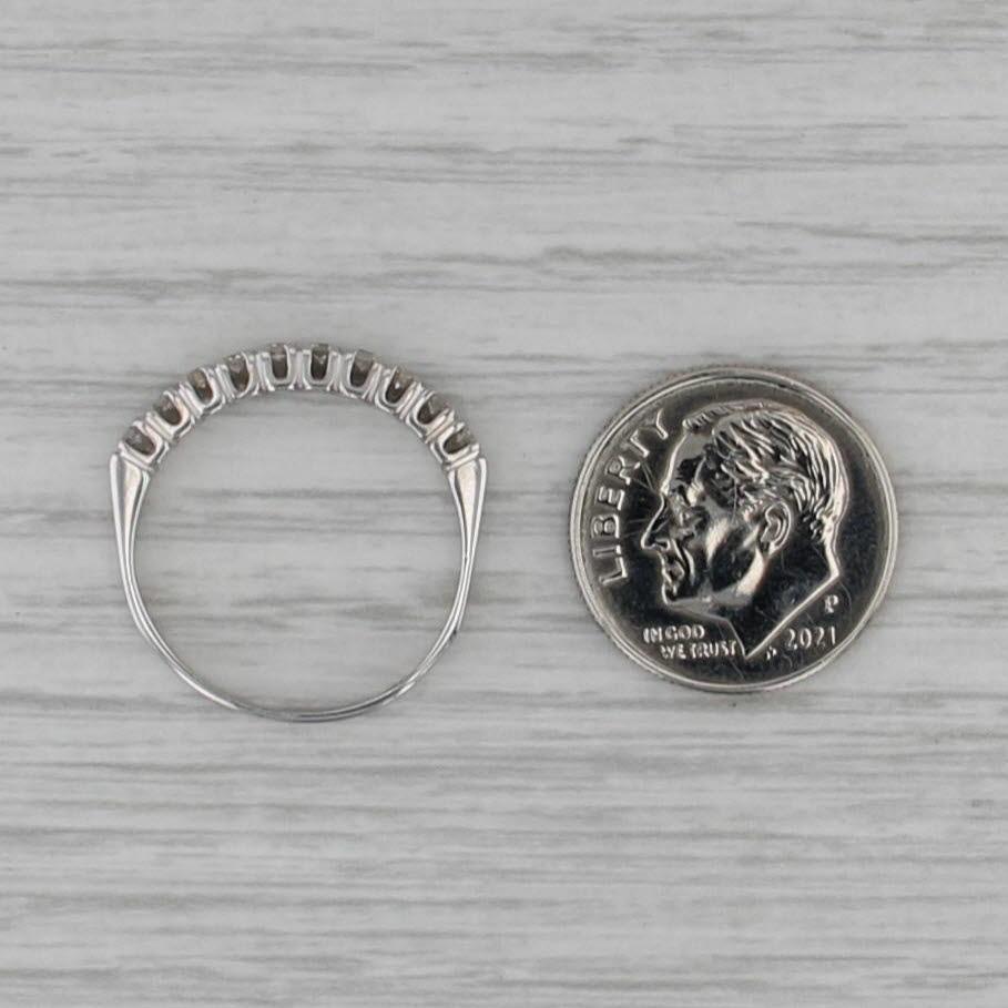 Anello impilabile con diamante da 0,15 ct. in oro bianco 18k Taglia 7 in vendita 2