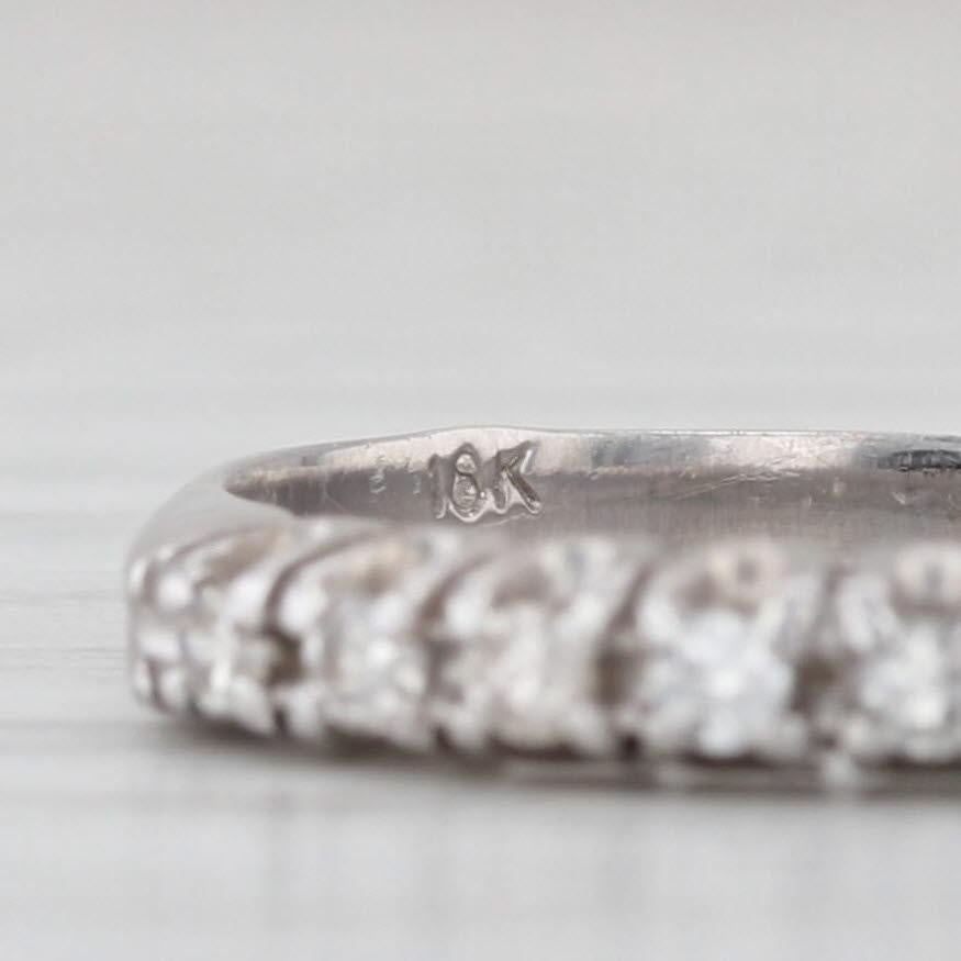Anello impilabile con diamante da 0,15 ct. in oro bianco 18k Taglia 7 in vendita 3