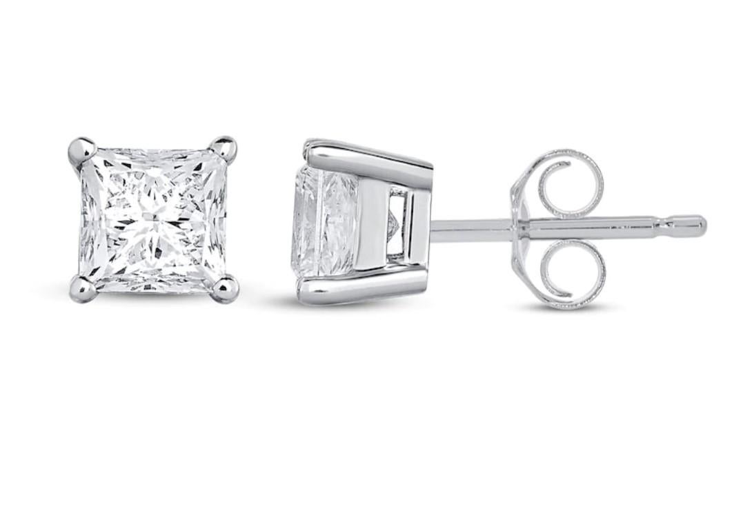 Contemporary 0.15ctw Natural Princess Cut Diamond Stud Earrings in 14K White Gold For Sale
