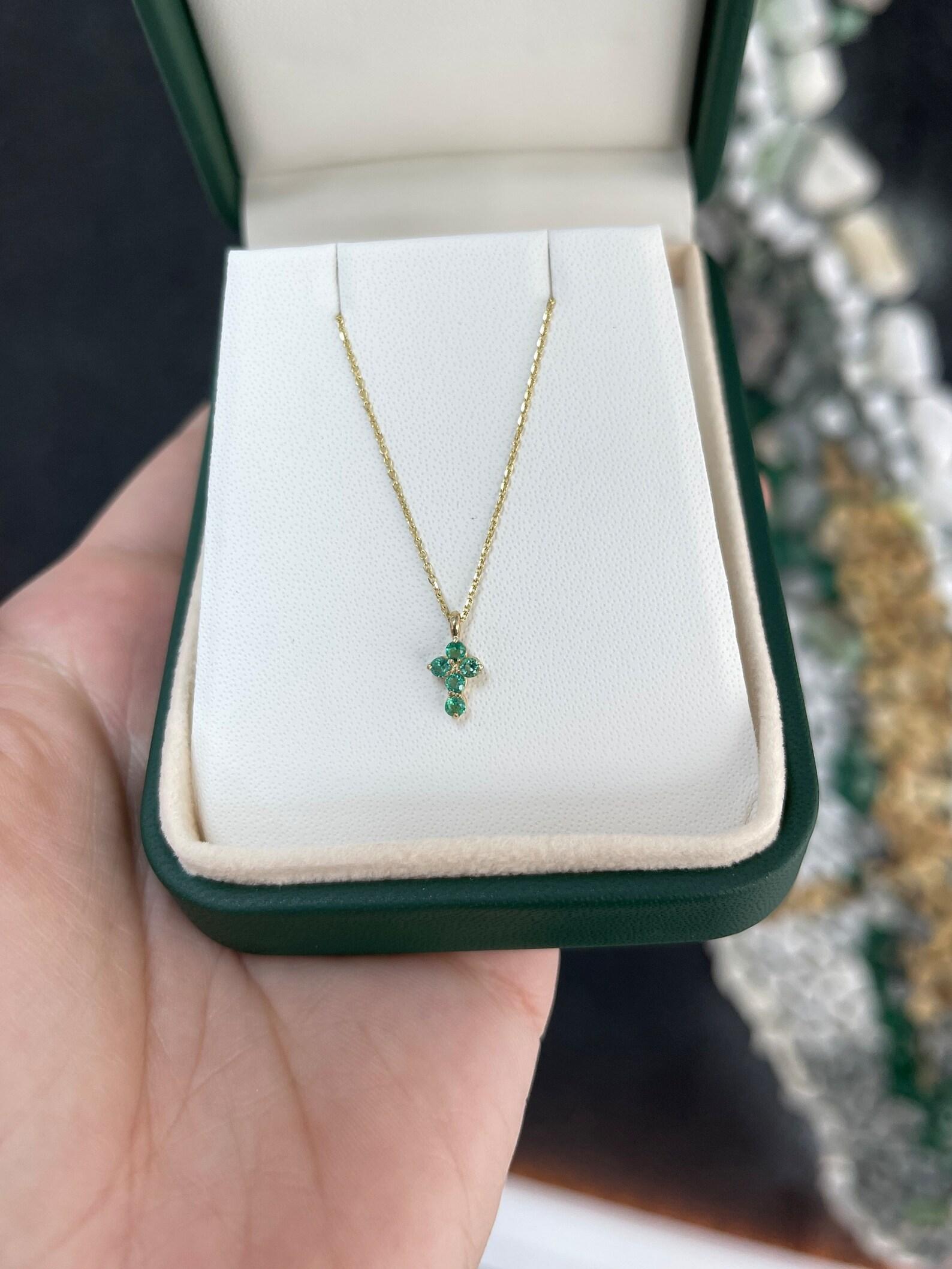0.15tcw 14K Petite Round Cut Emerald Religious Cross Gold Pendant Necklace  In New Condition For Sale In Jupiter, FL
