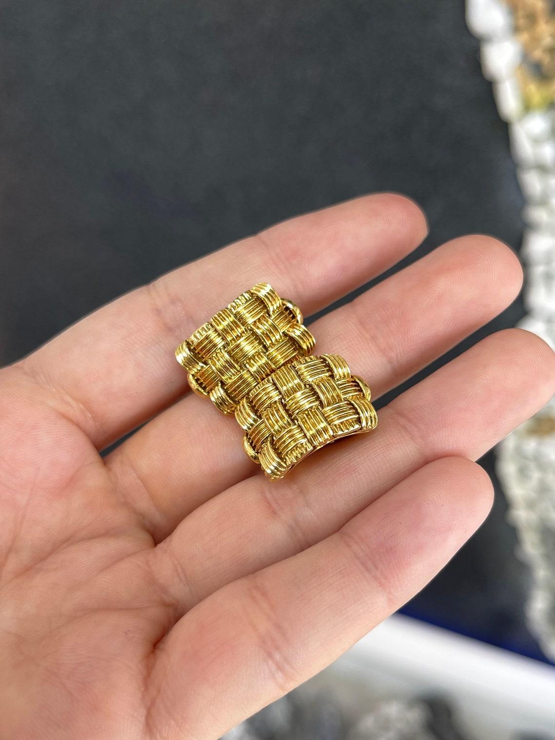 Emerald Cut 0.15tcw 18K Yellow Gold Hidden Ruby Earrings Woven Checkered Omega Back For Sale
