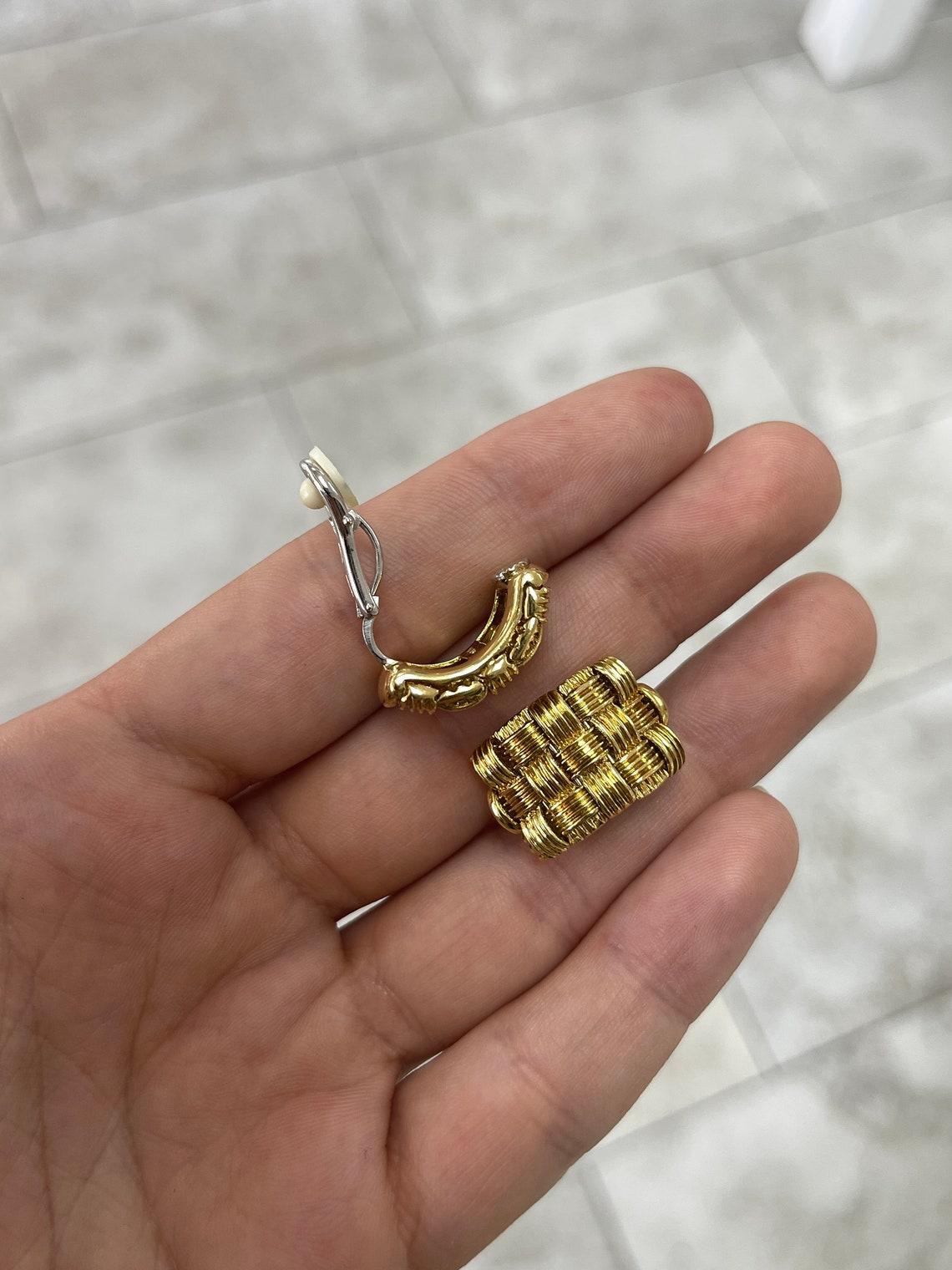 0.15tcw 18K Yellow Gold Hidden Ruby Earrings Woven Checkered Omega Back In New Condition For Sale In Jupiter, FL