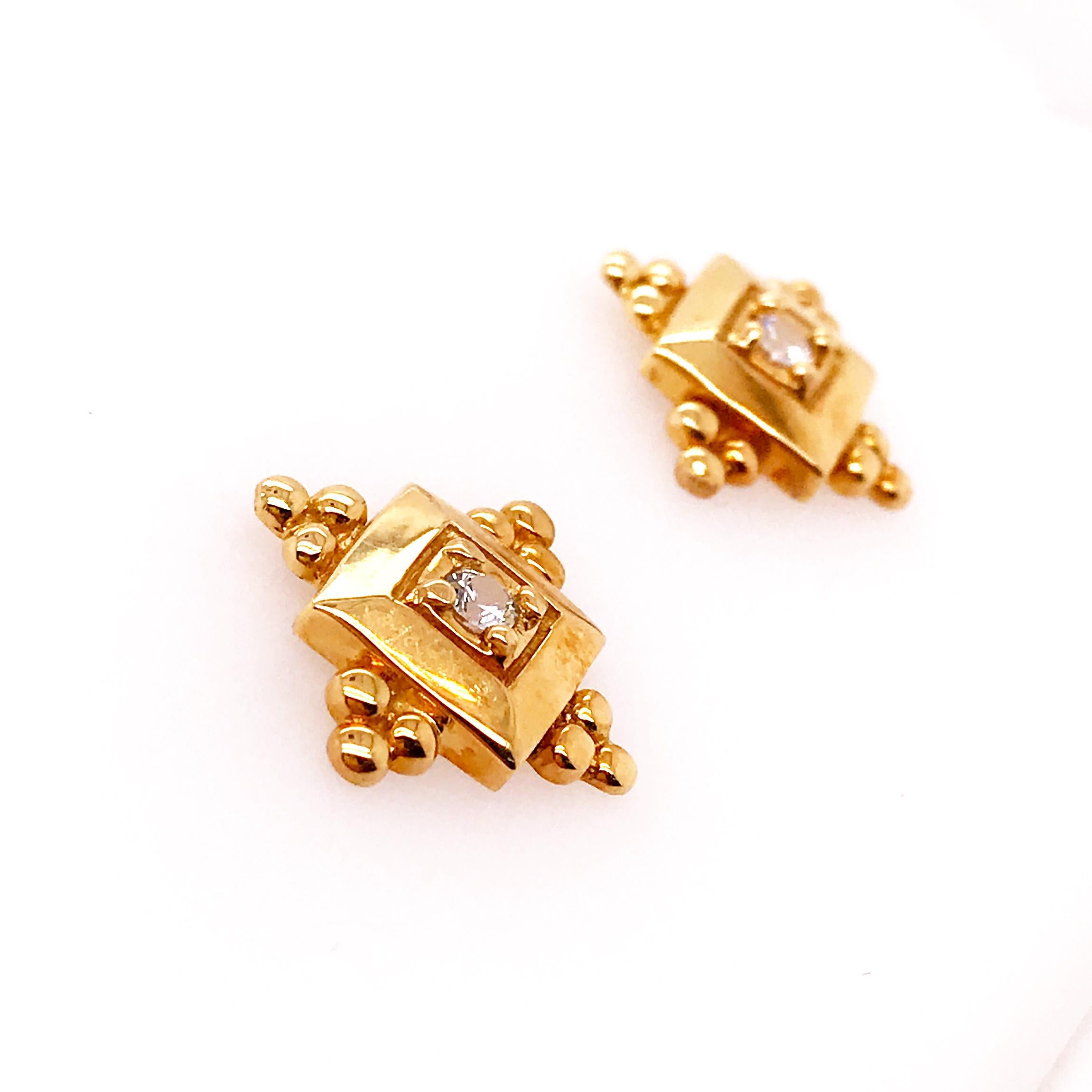 0.16 Carat Diamond 14 Karat Yellow Gold Custom Estate Earring Studs In Excellent Condition In Austin, TX