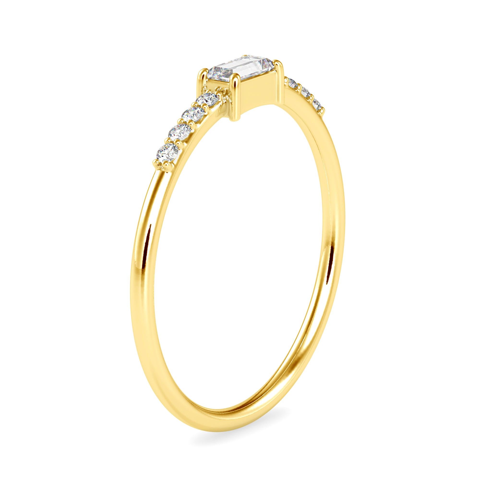 Emerald Cut 0.16 Carat Diamond 14K Yellow Gold Ring For Sale