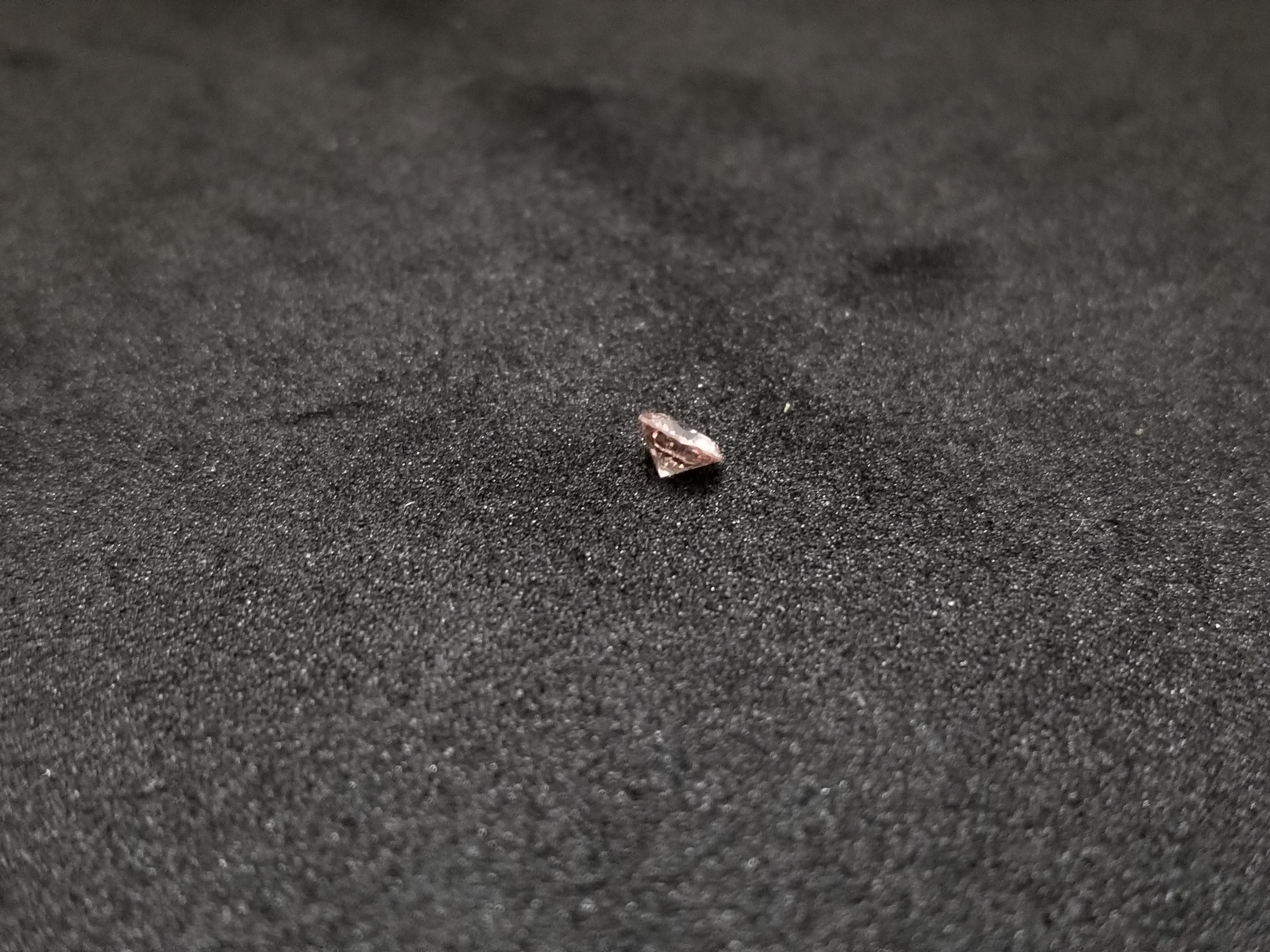 0,16 Karat natürlicher Fancy Orangenrosa runder loser Diamant in runder Form in runder Form für Damen oder Herren im Angebot