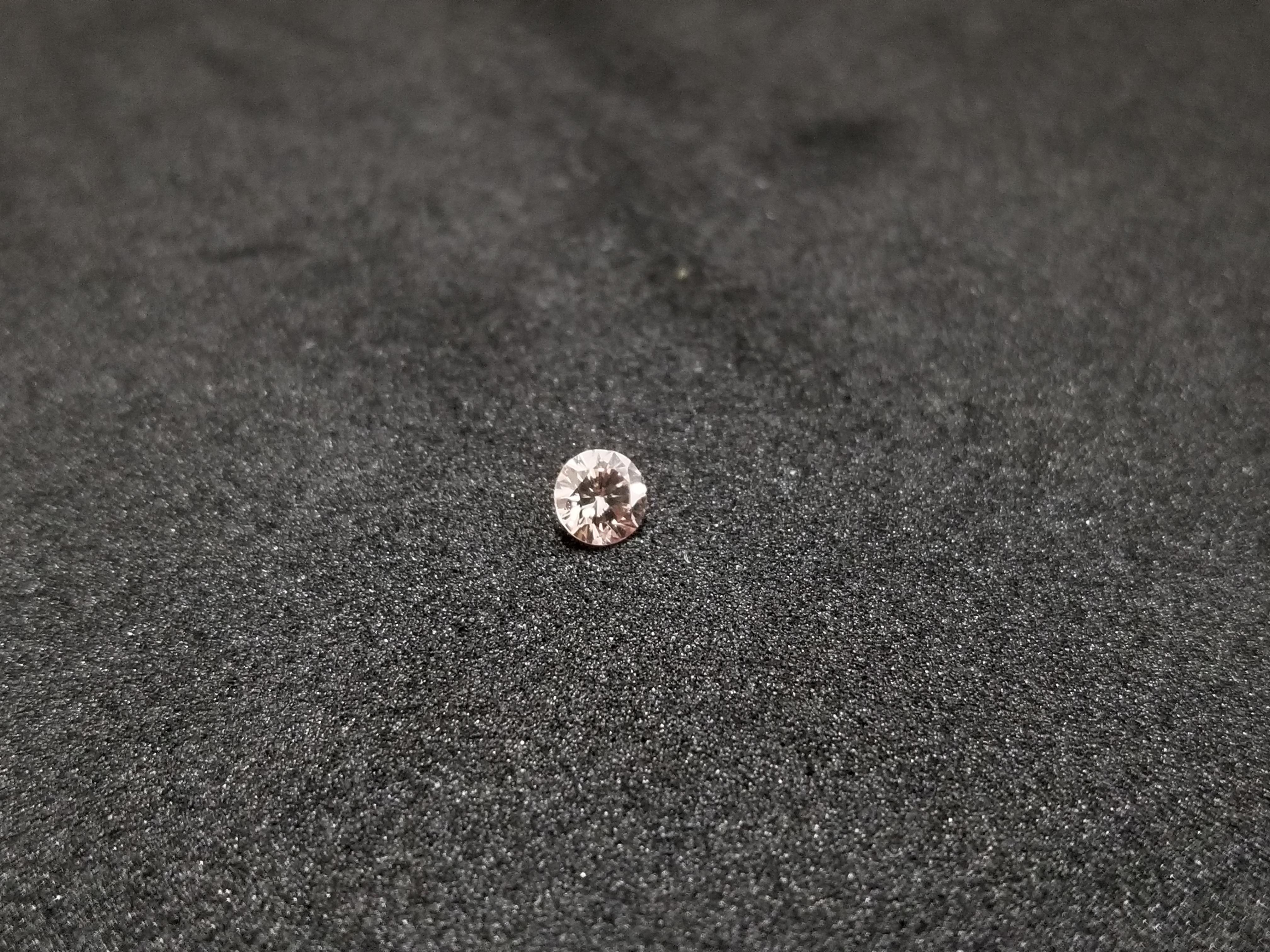 0,16 Karat natürlicher Fancy Orangenrosa runder loser Diamant in runder Form in runder Form im Angebot 2