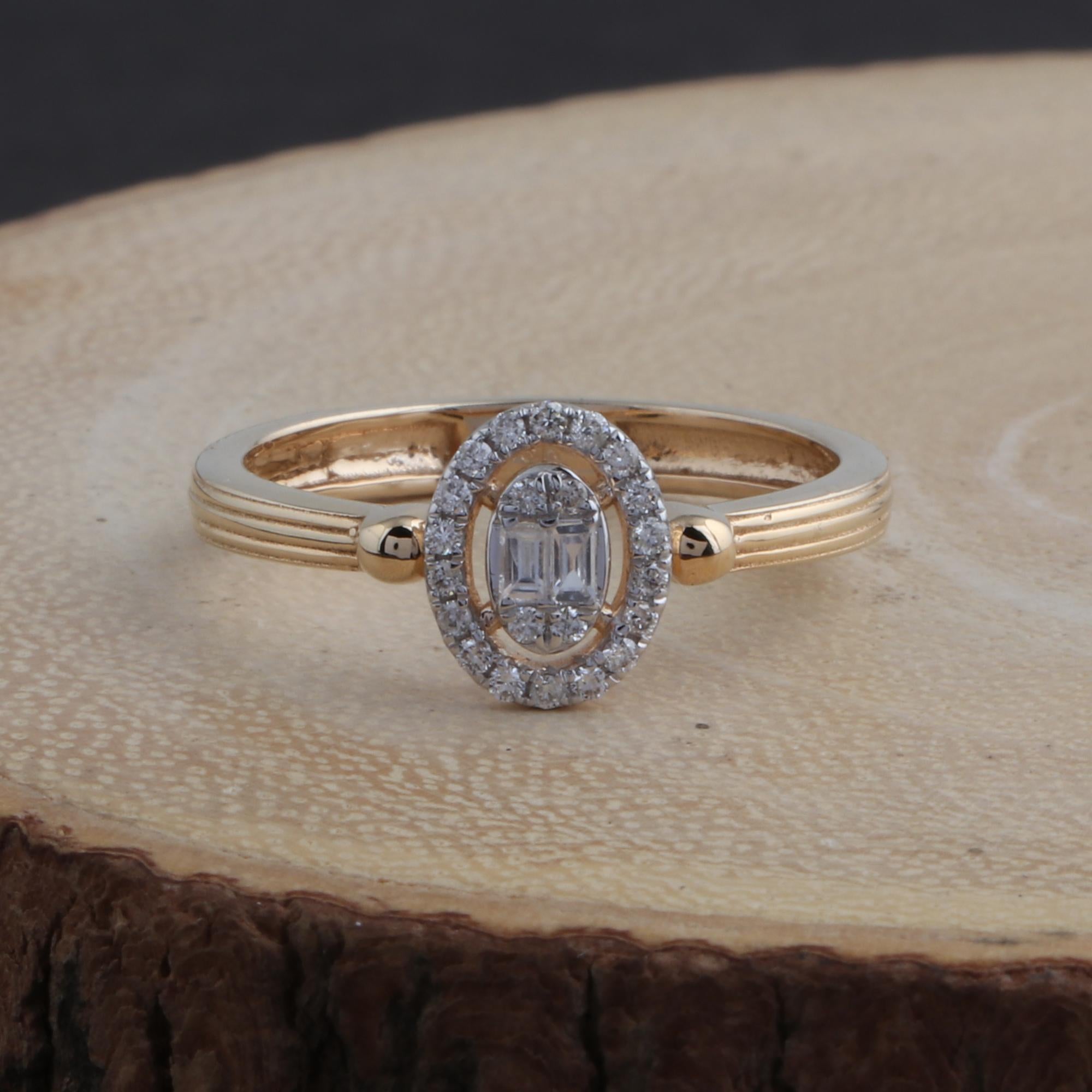 Moderne Bague en or jaune 18 carats avec diamants baguettes de 0,25 carat SI/H en vente