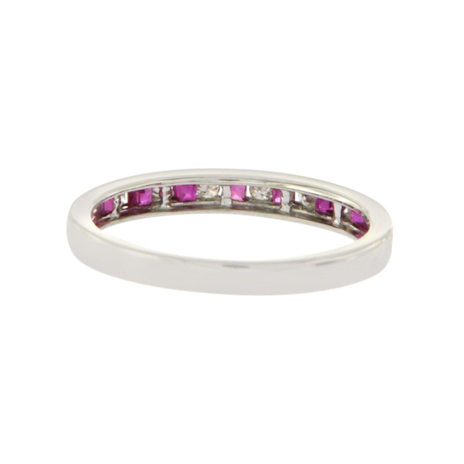 Women's 0.16 Carat Round Diamonds & 0.32 Pink Sapphire 18K White Gold Wedding Band Ring For Sale