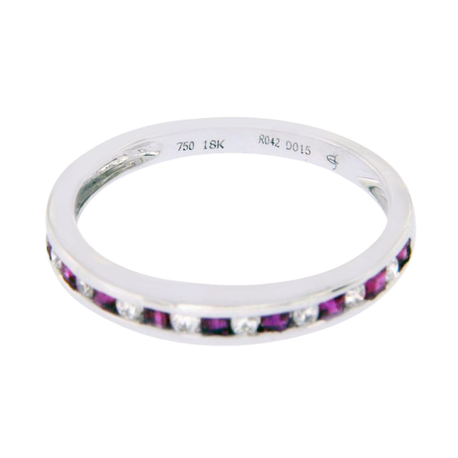 0.16 Carat Round Diamonds & 0.32 Pink Sapphire 18K White Gold Wedding Band Ring For Sale 1