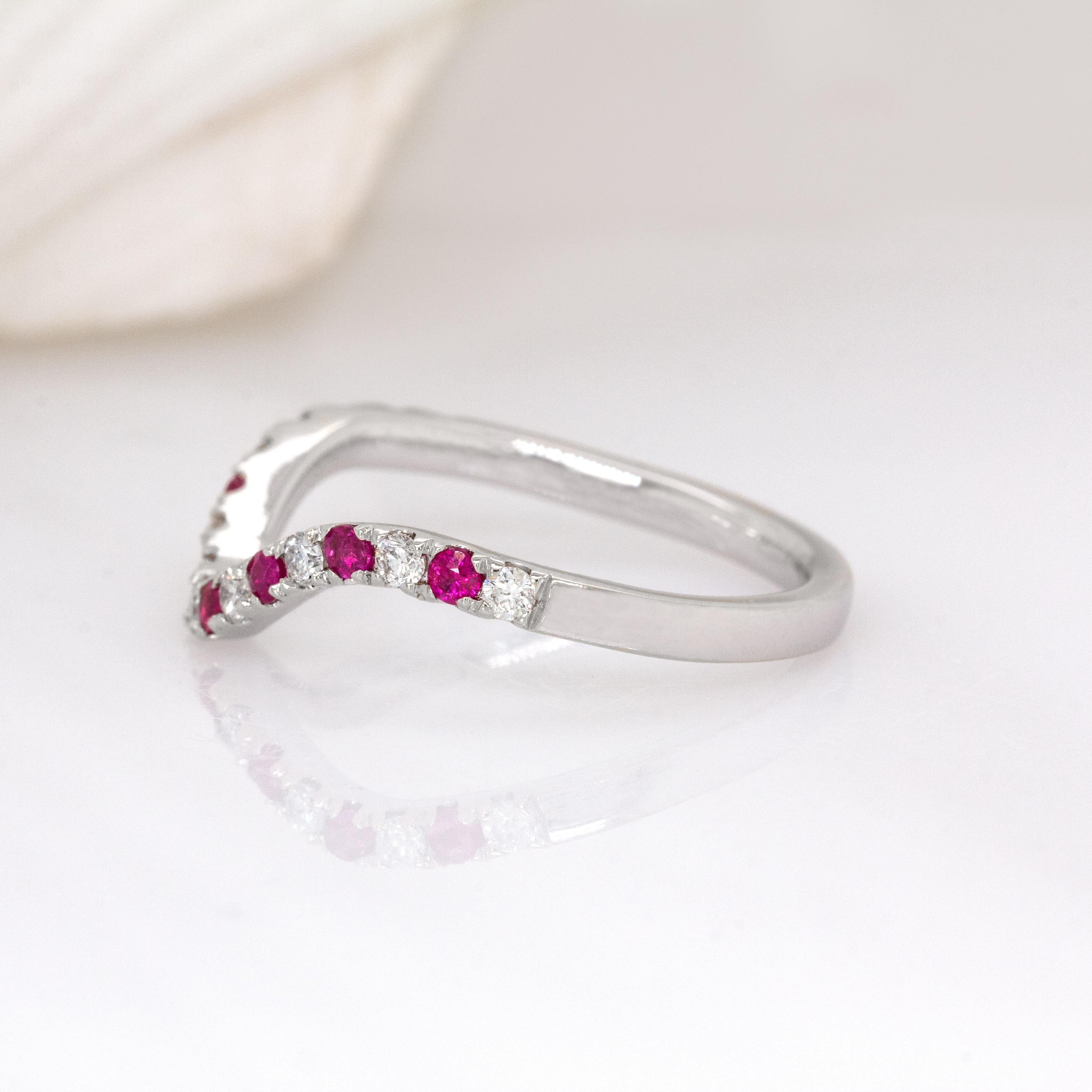 0.16cts Ruby W Natural Diamond Stackable Band : 14k Solid White Gold (or blanc massif)  1.6mm Pour femmes en vente