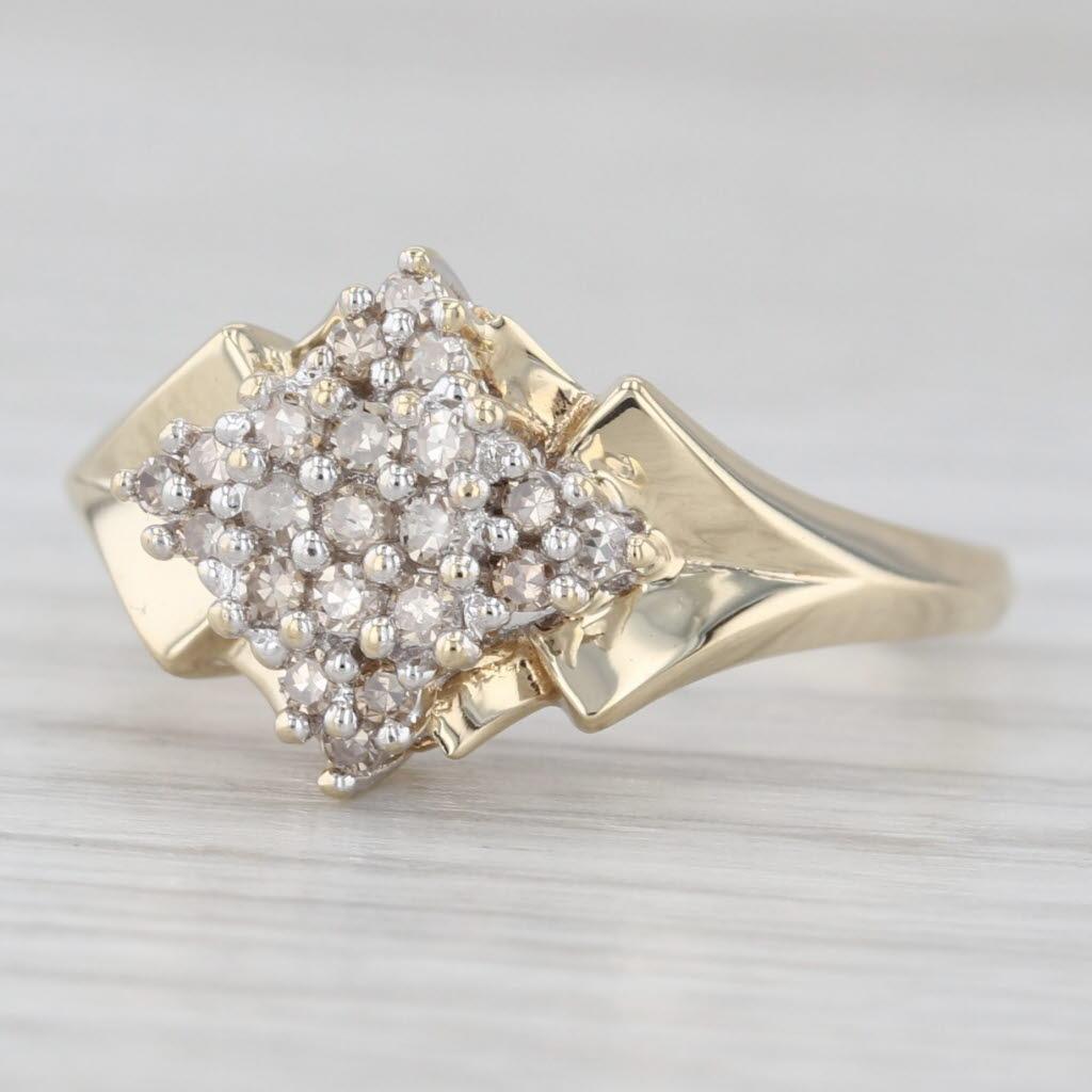 0.16ctw Diamond Cluster Ring 10k White Yellow Gold Size 7.25 Engagement en vente 1
