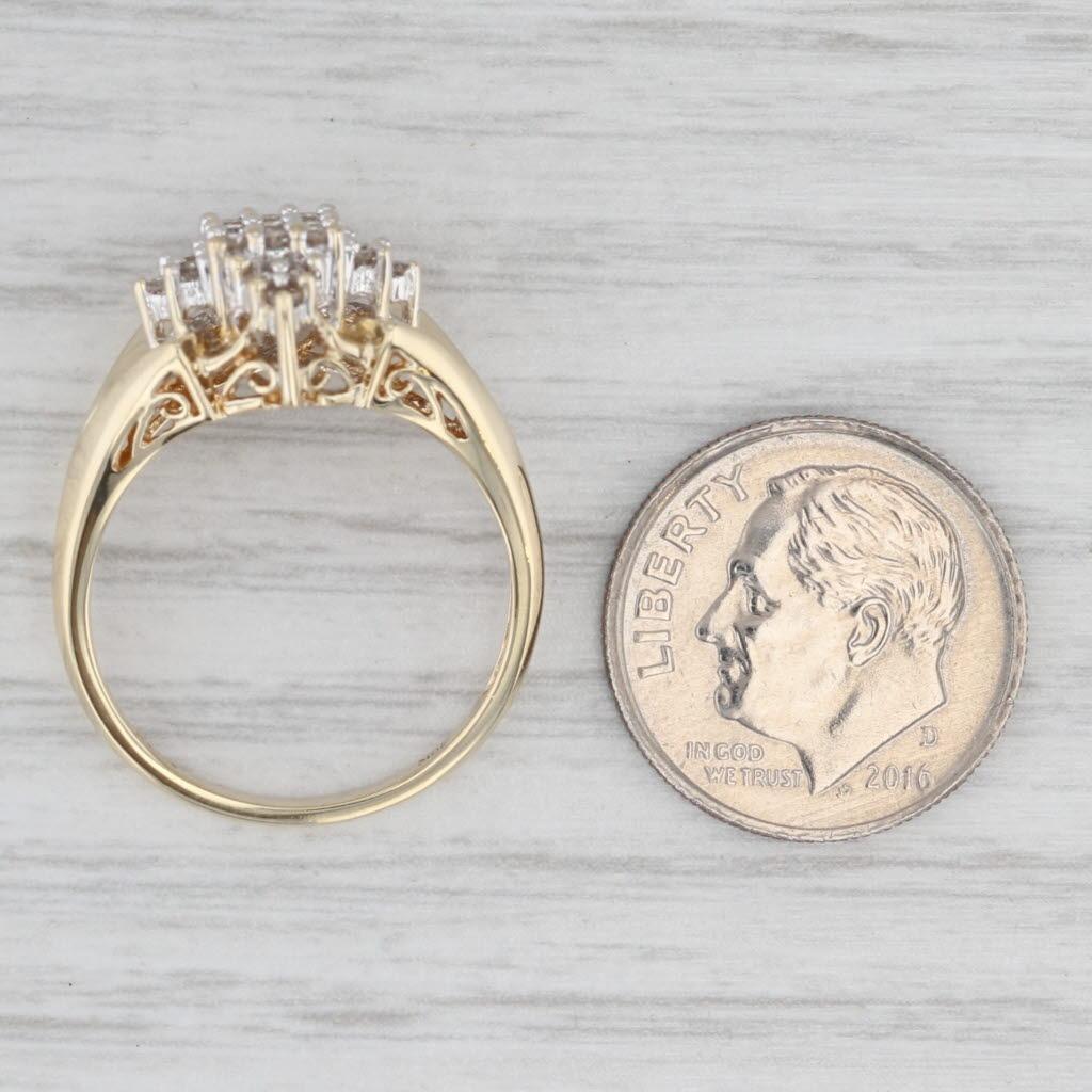0.16ctw Diamond Cluster Ring 10k White Yellow Gold Size 7.25 Engagement en vente 2