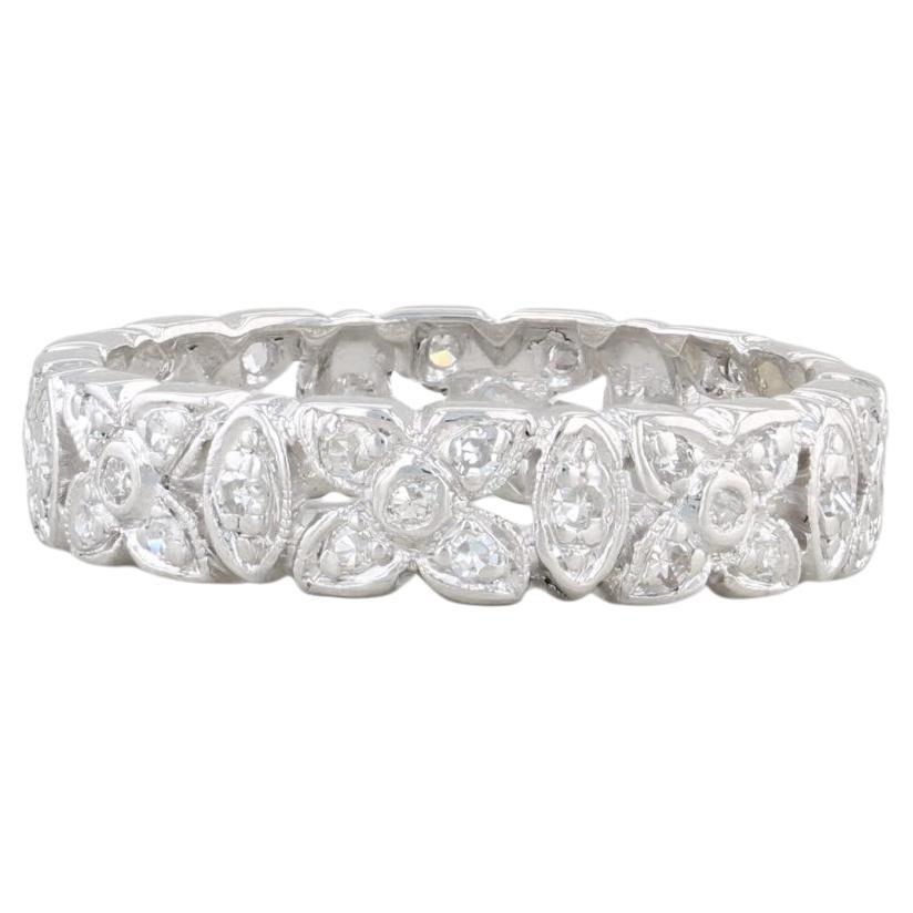 Eternity-Ring aus Platin mit 0,16 Karat geblümtem Diamant, Größe 5, stapelbarer Ehering im Angebot