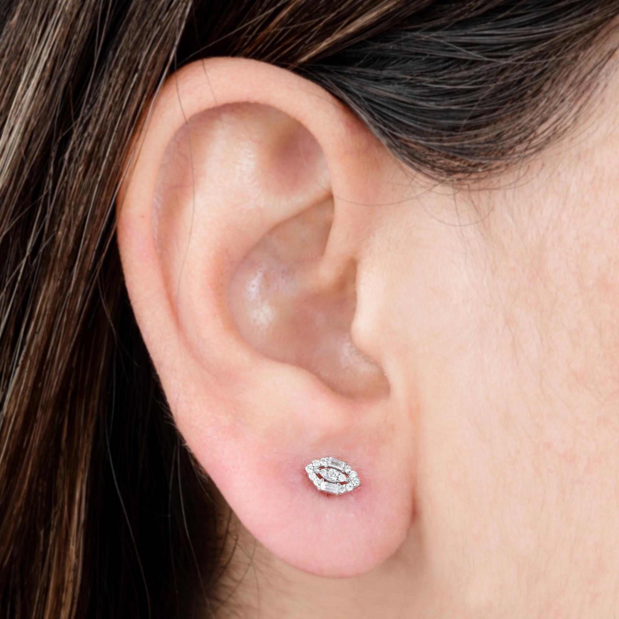 0,17 Karat Baguette & Runde Diamant Ohrstecker 18 Karat Weißgold Schmuck (Baguetteschliff) im Angebot
