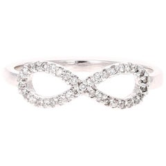 Bague Infinity en or blanc 14 carats avec diamants