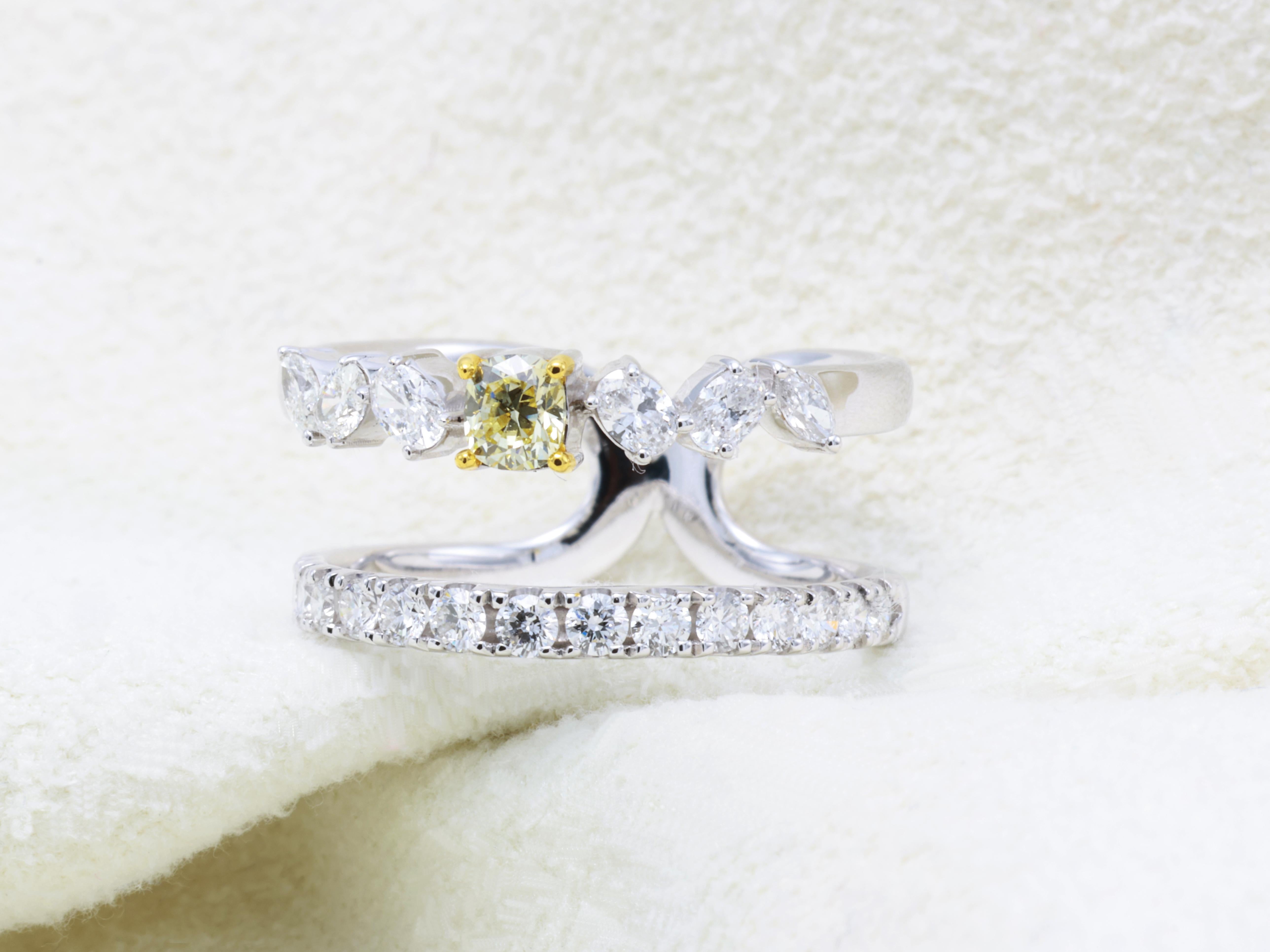 0,17 quilates Anillo de Diamante Amarillo Claro Natural Fancy en venta 1