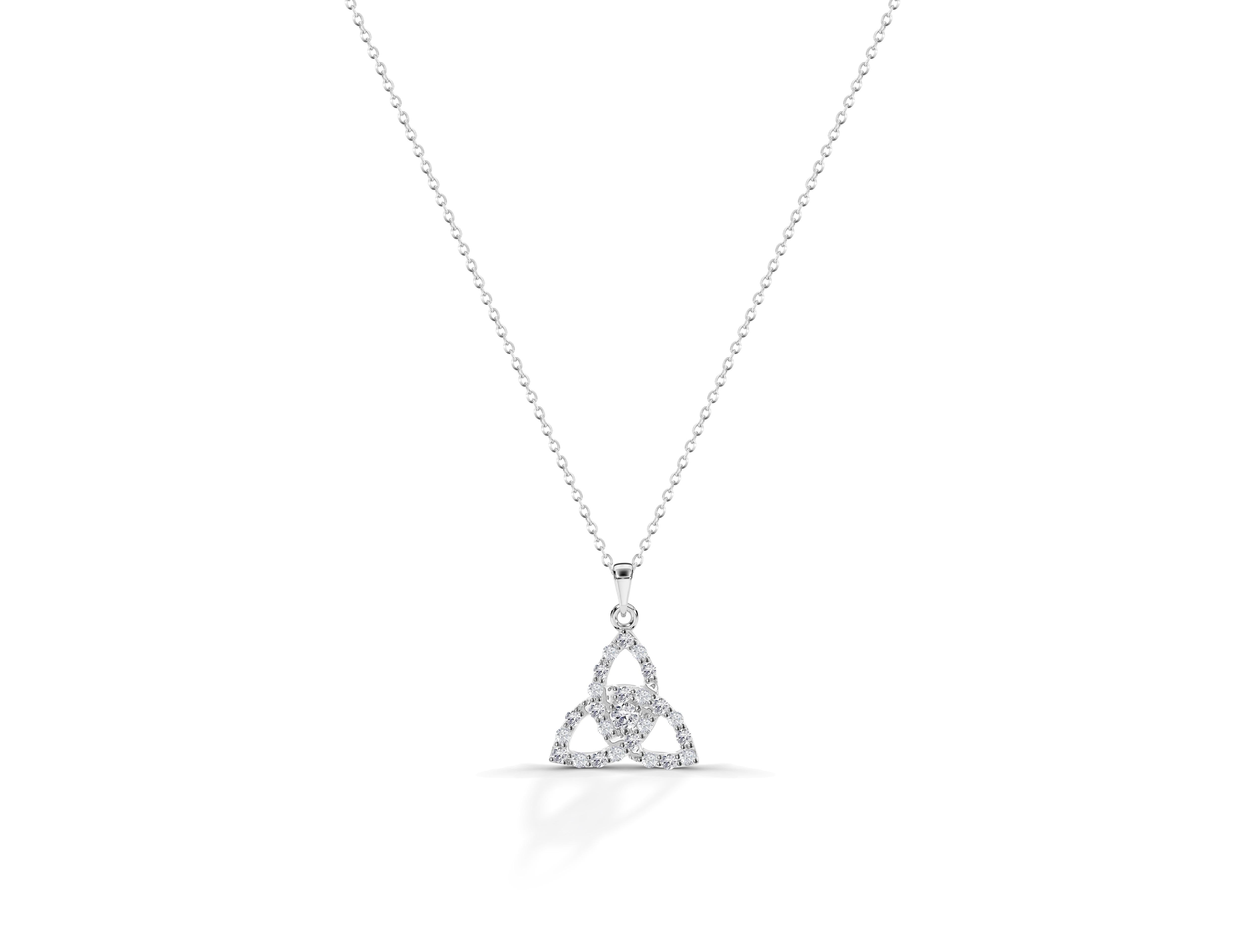 Taglio rotondo Collana con nodo celtico a trinità con diamante da 0,18 carati in oro 14K in vendita