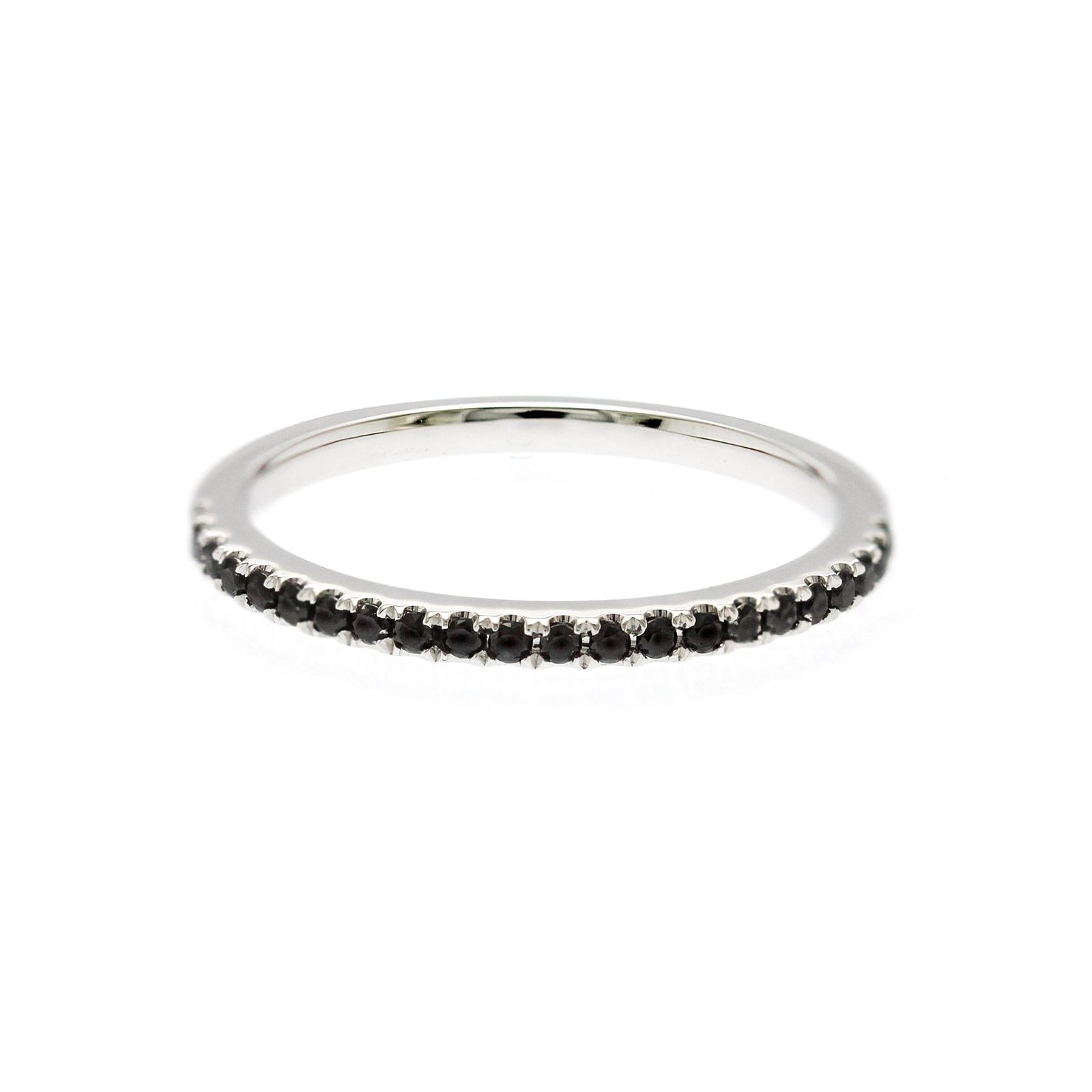 100% authentisch, 100% Kundenzufriedenheit
Breite des Bandes: 1.4 mm
Größe: 6
Metall:14K Weißgold
Punzierungen: 14K
Gesamtgewicht:  1.6 Gramm
Stein-Typ: 0,17 CT Schwarzer Naturdiamant
Zustand: Neu
Geschätzter Preis: $894
Lager-Nummer: RD12588BD