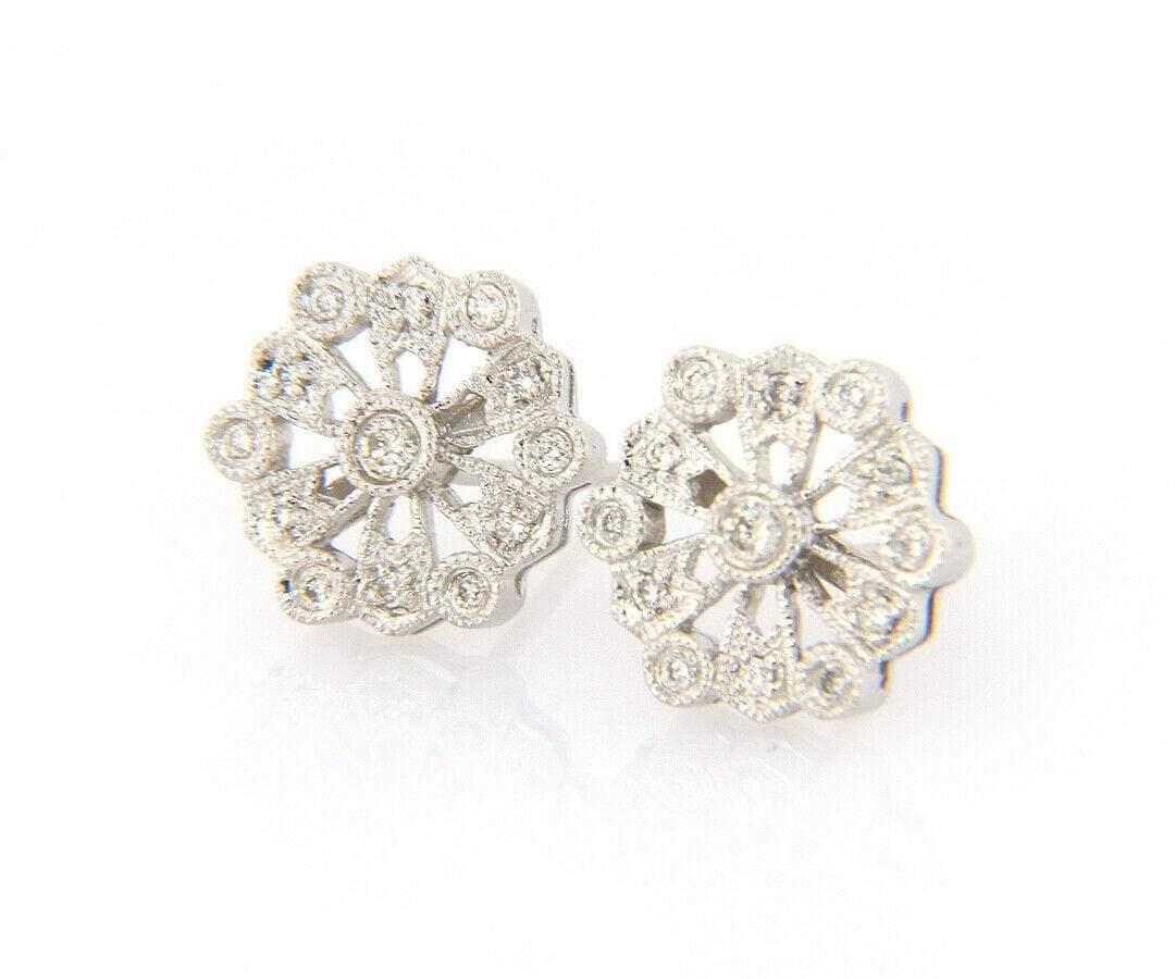 0.17ctw Diamond Snowflake Stud Earrings in 14K White Gold In Excellent Condition For Sale In Vienna, VA