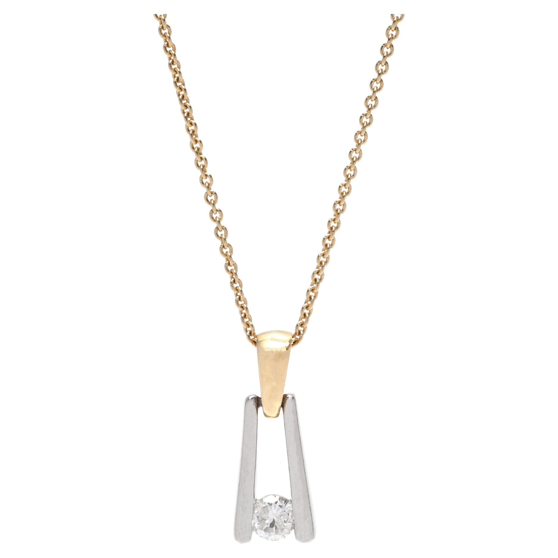 Collier pendentif solitaire en platine et or jaune 18 carats avec diamant 0,17 carat  en vente