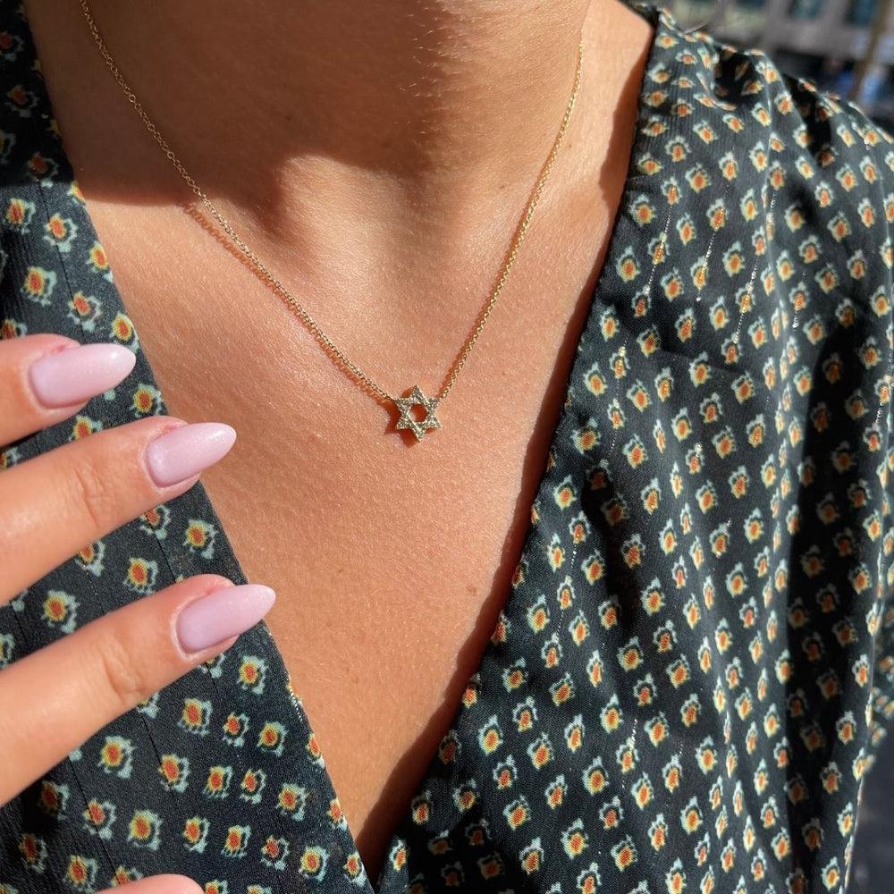 0,18 Karat Diamant-Halskette mit Davidstern-Anhänger aus 14 Karat Gelbgold (Rundschliff) im Angebot
